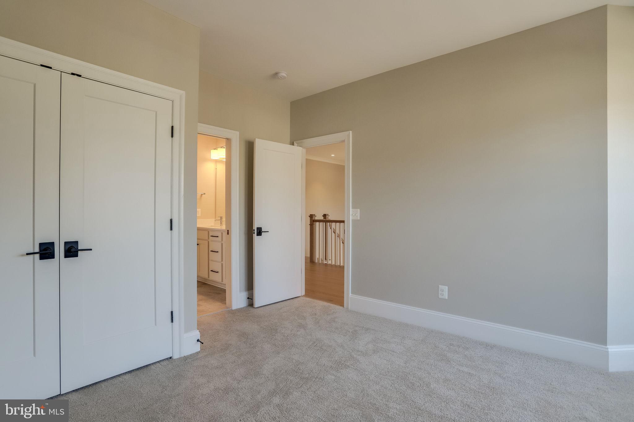 FALLS CHURCH PARK - Residential