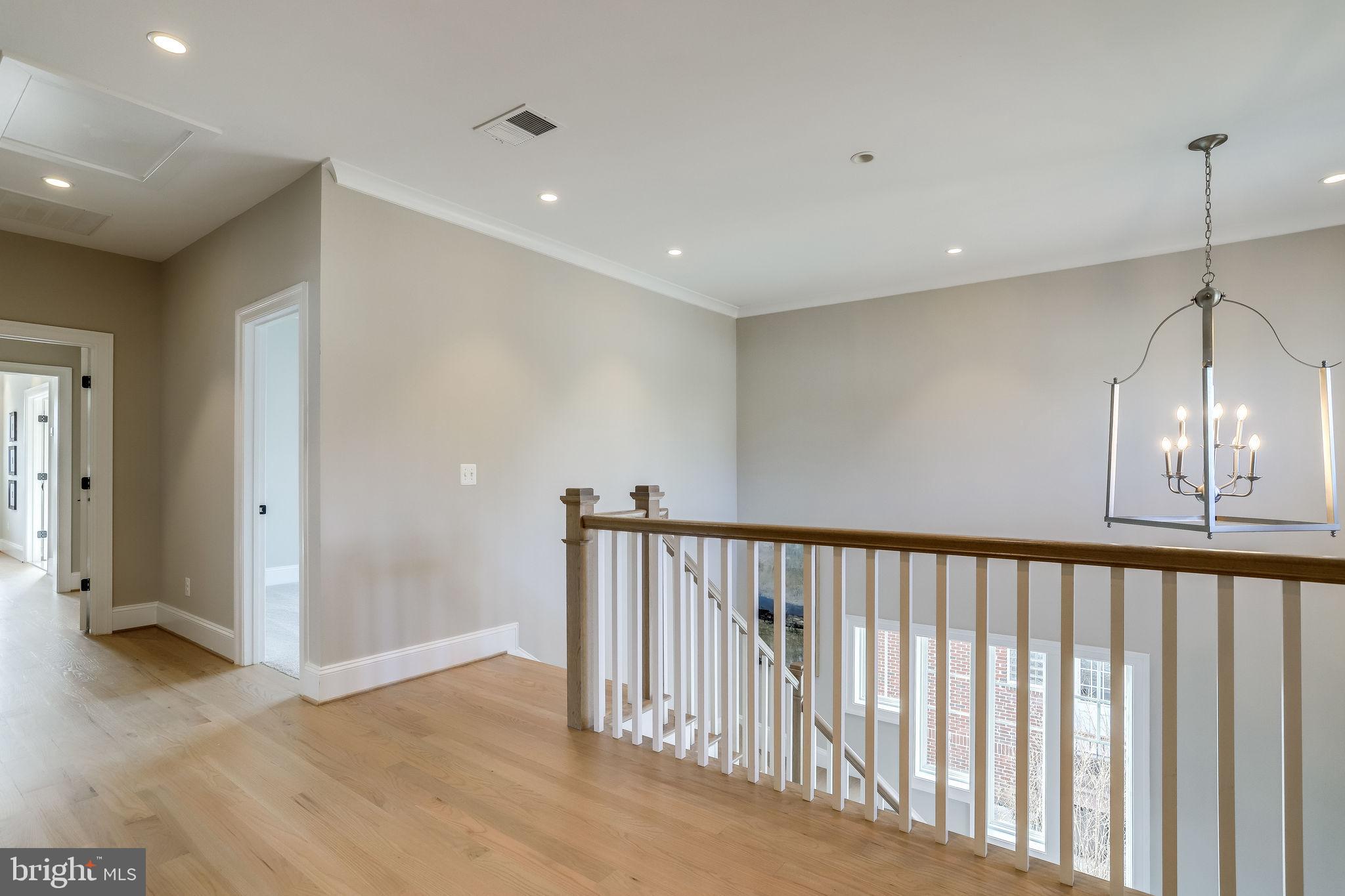 FALLS CHURCH PARK - Residential