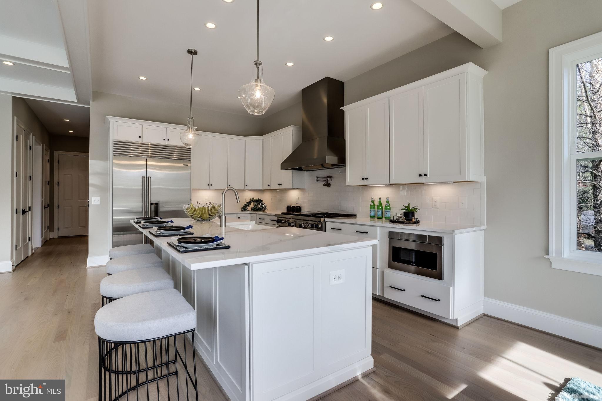 FALLS CHURCH PARK - Residential