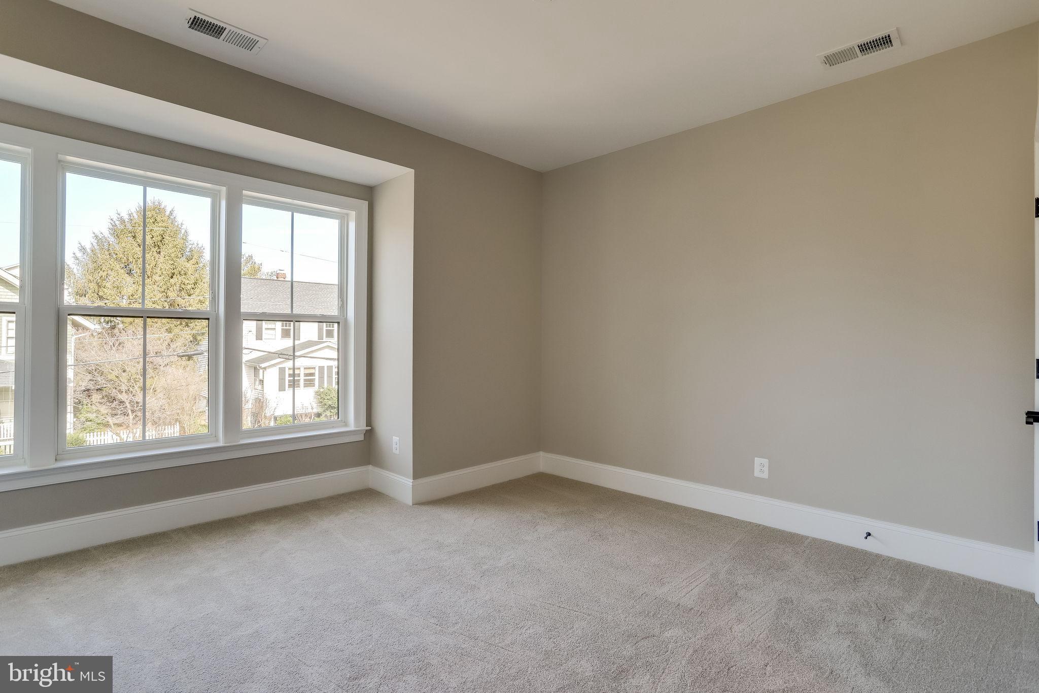 FALLS CHURCH PARK - Residential