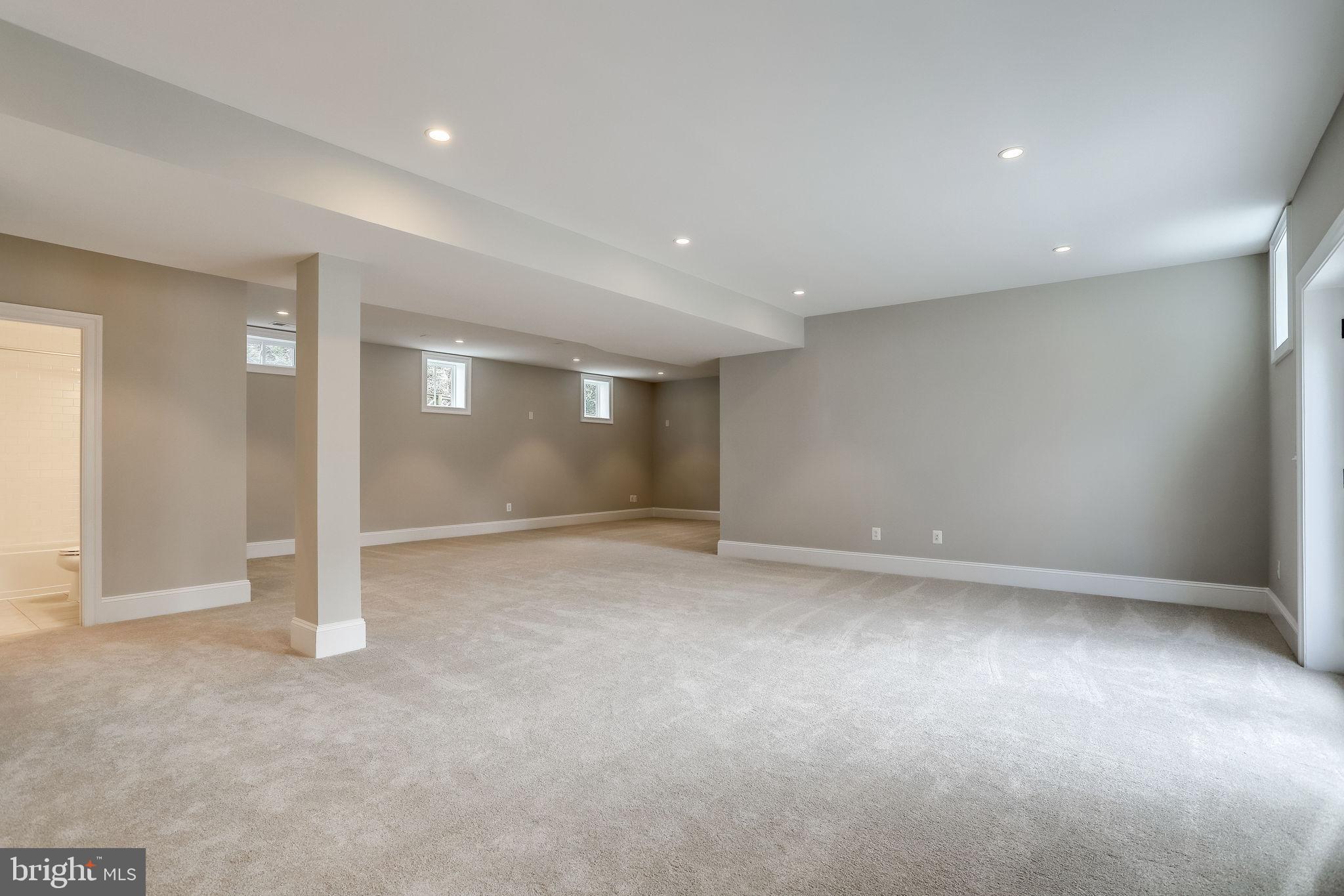 FALLS CHURCH PARK - Residential