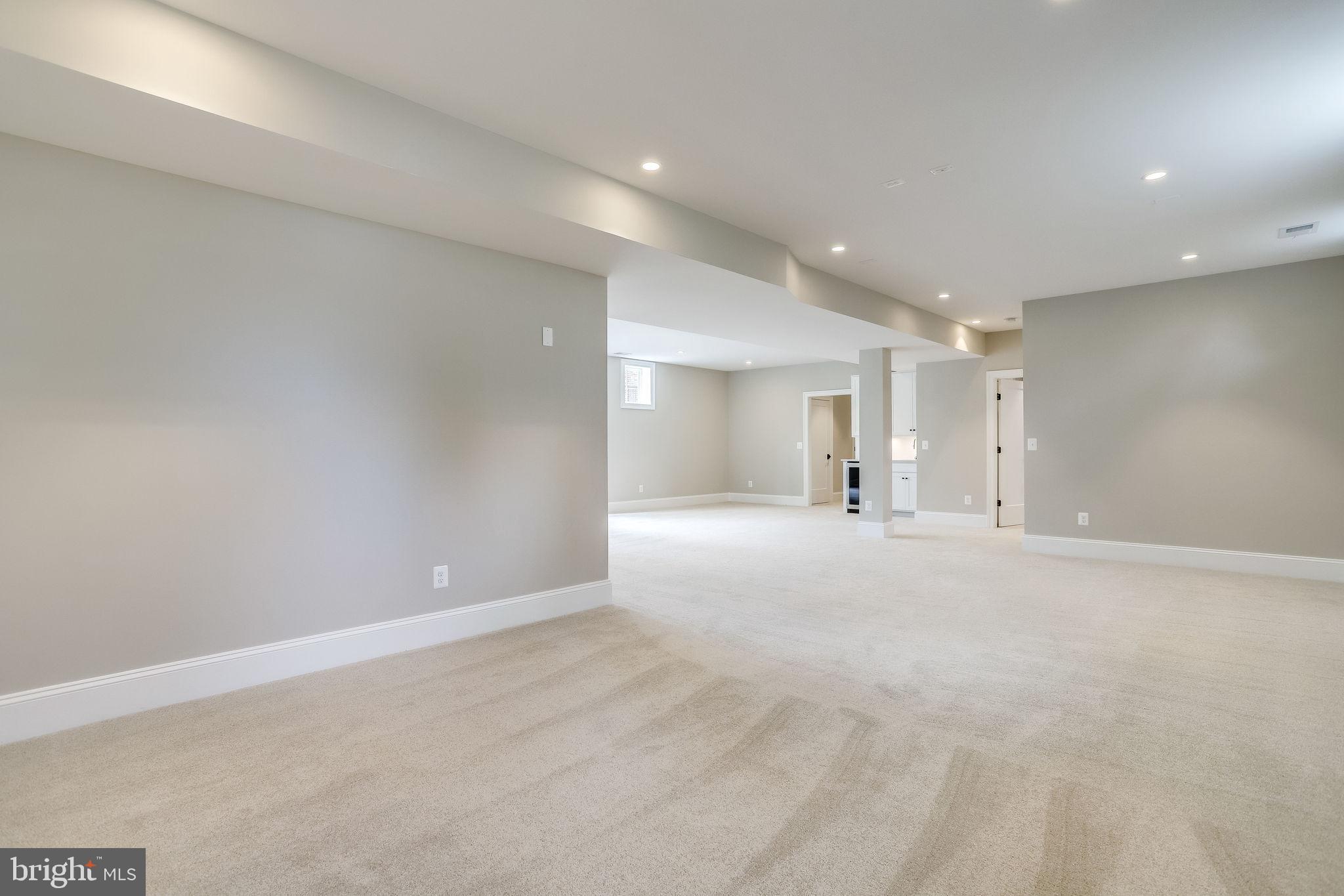 FALLS CHURCH PARK - Residential