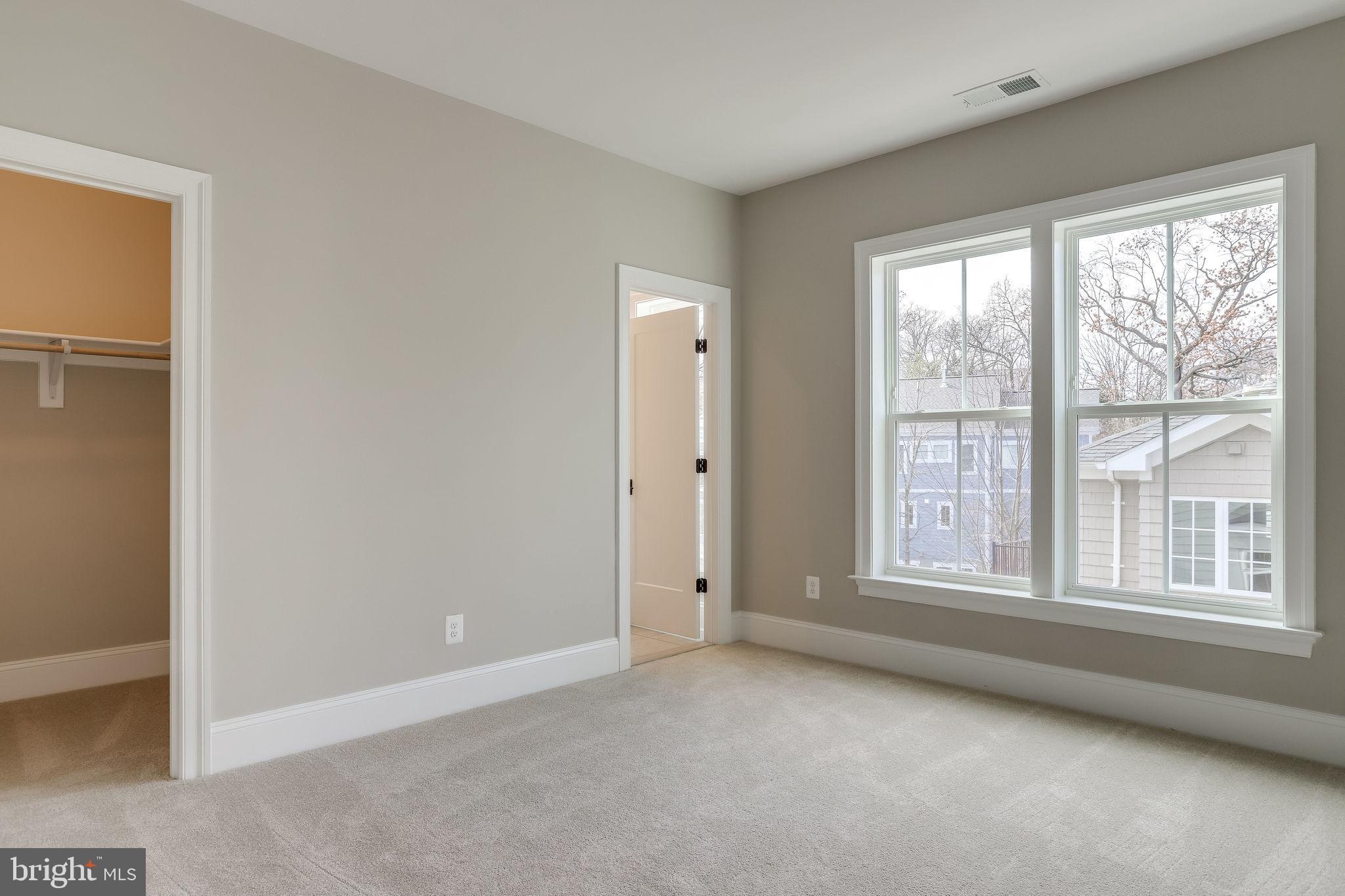 FALLS CHURCH PARK - Residential