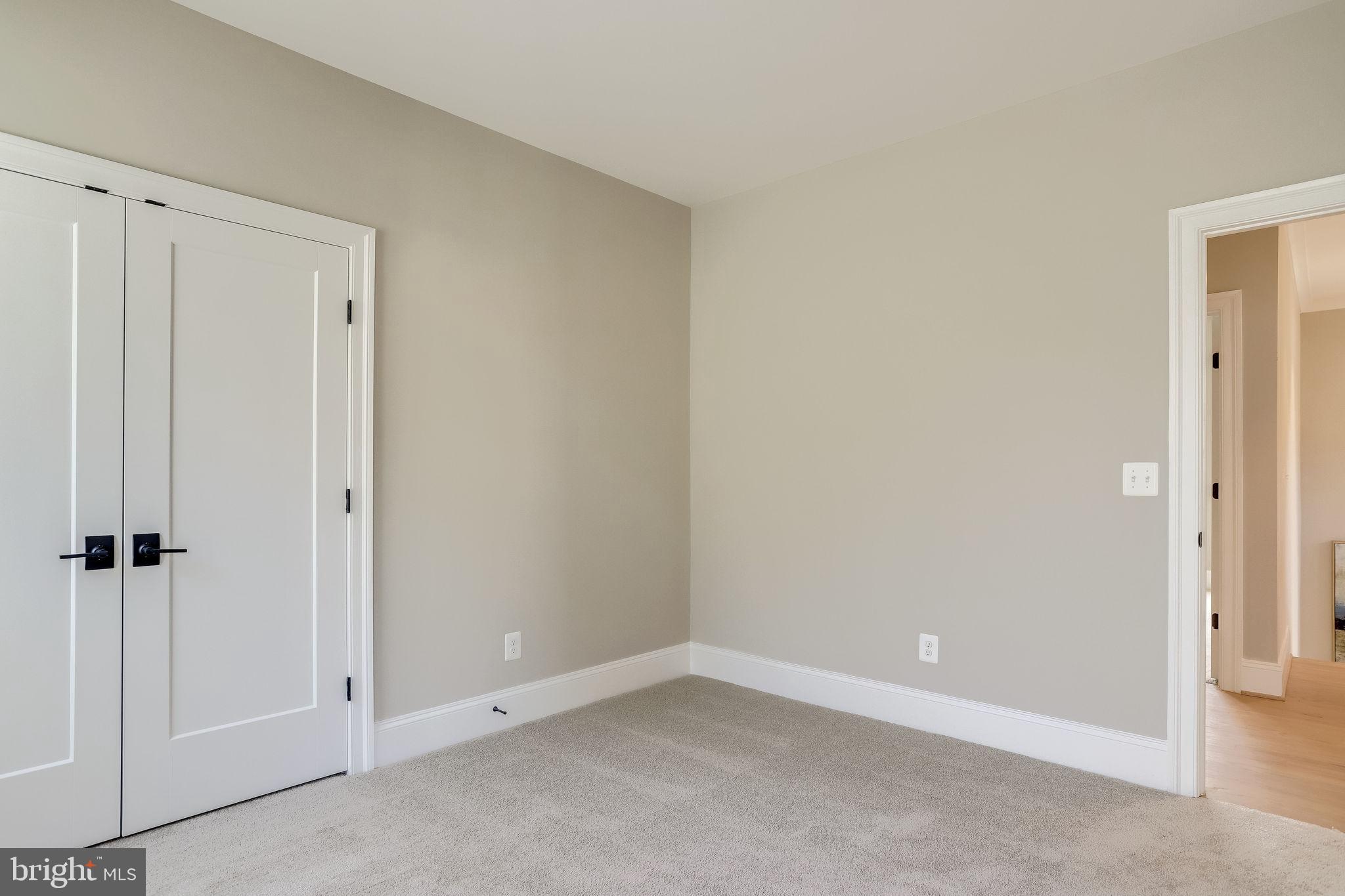 FALLS CHURCH PARK - Residential