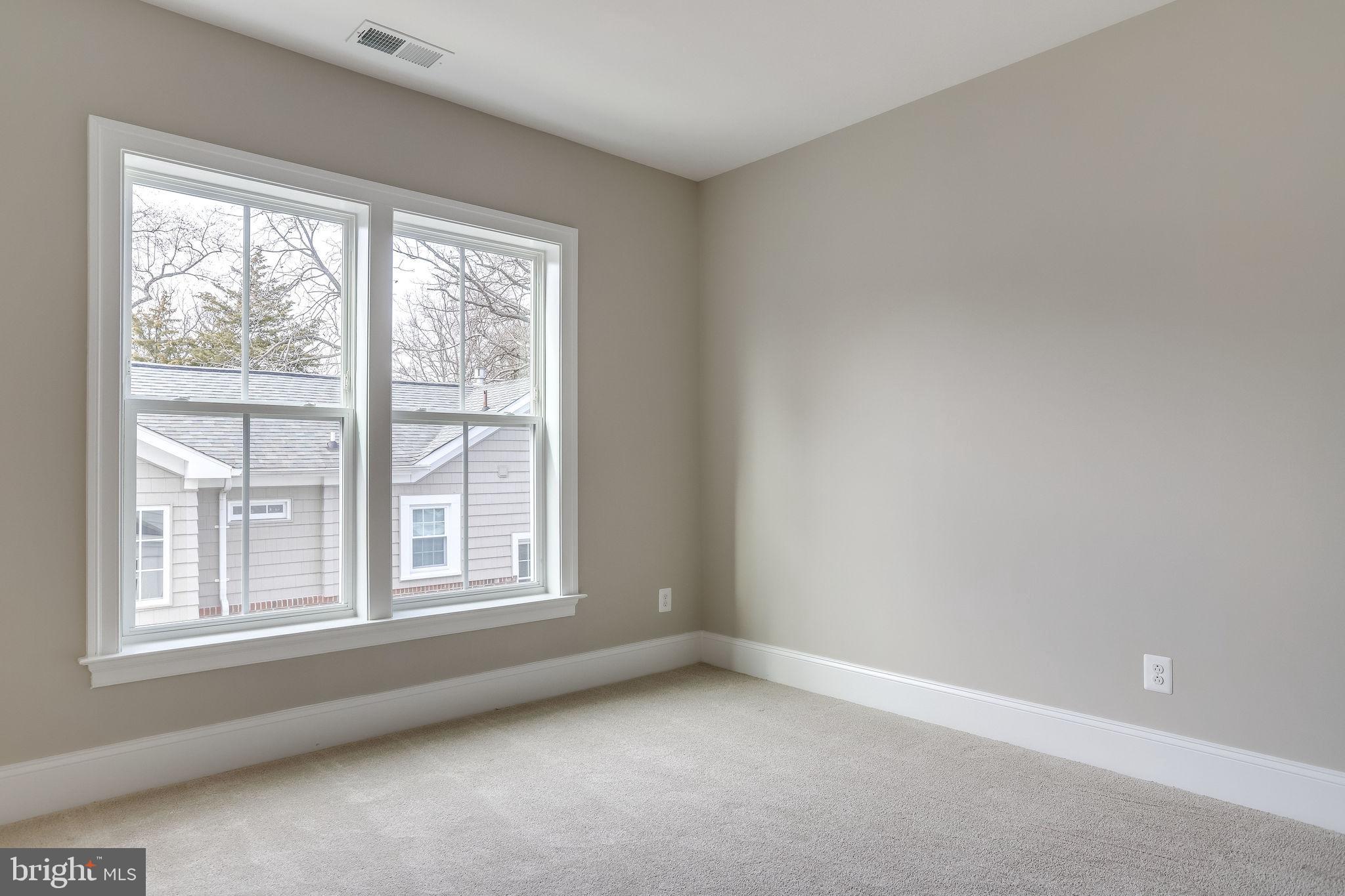 FALLS CHURCH PARK - Residential