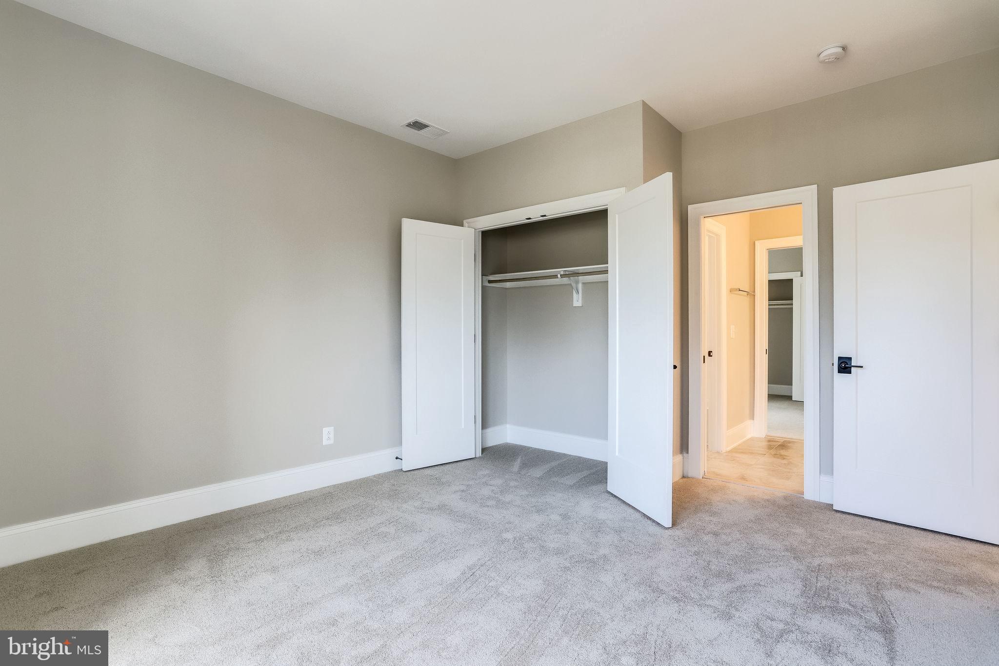 FALLS CHURCH PARK - Residential