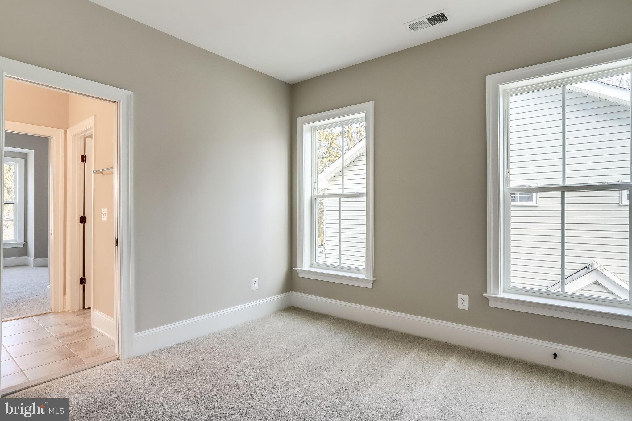 FALLS CHURCH PARK - Residential