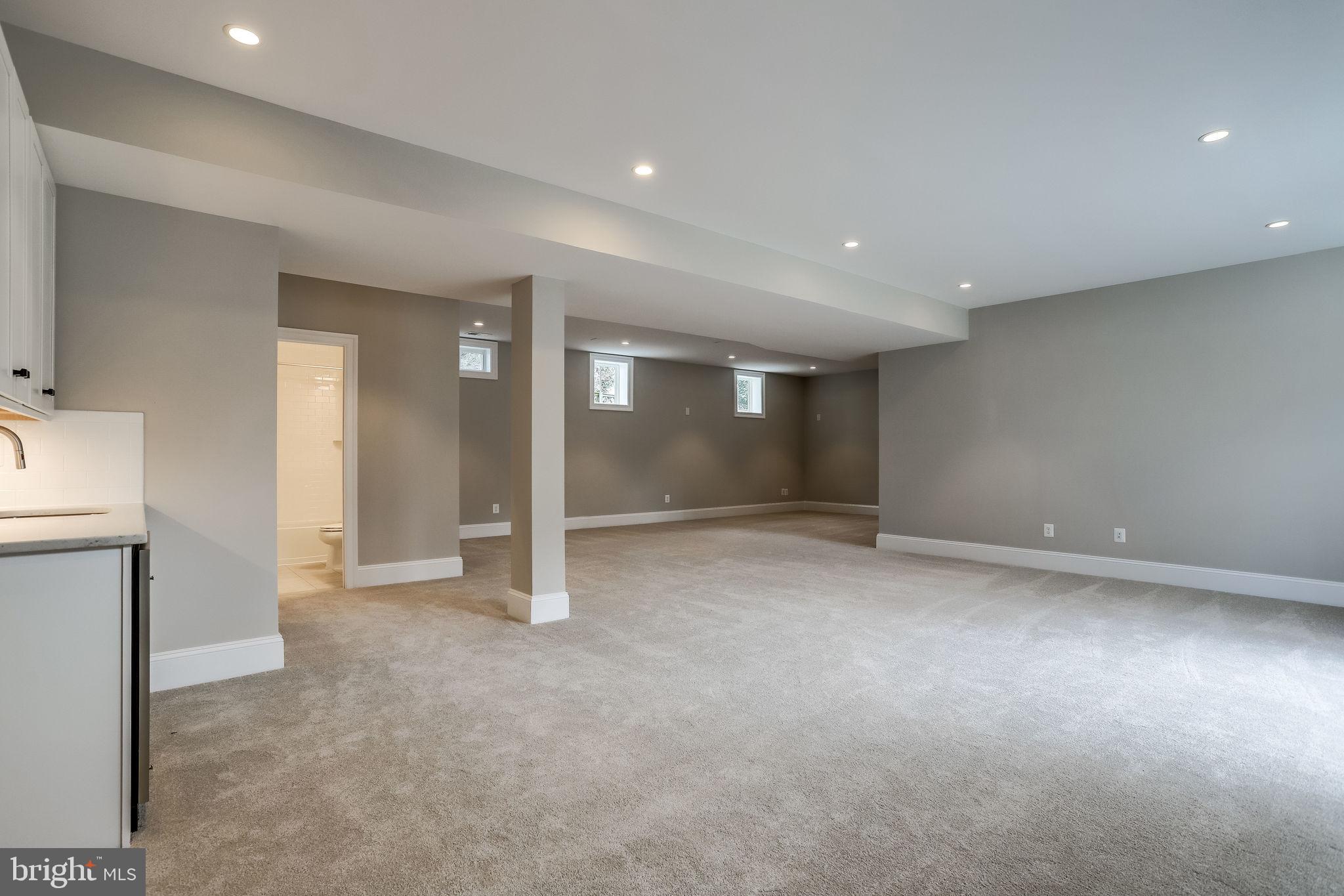 FALLS CHURCH PARK - Residential