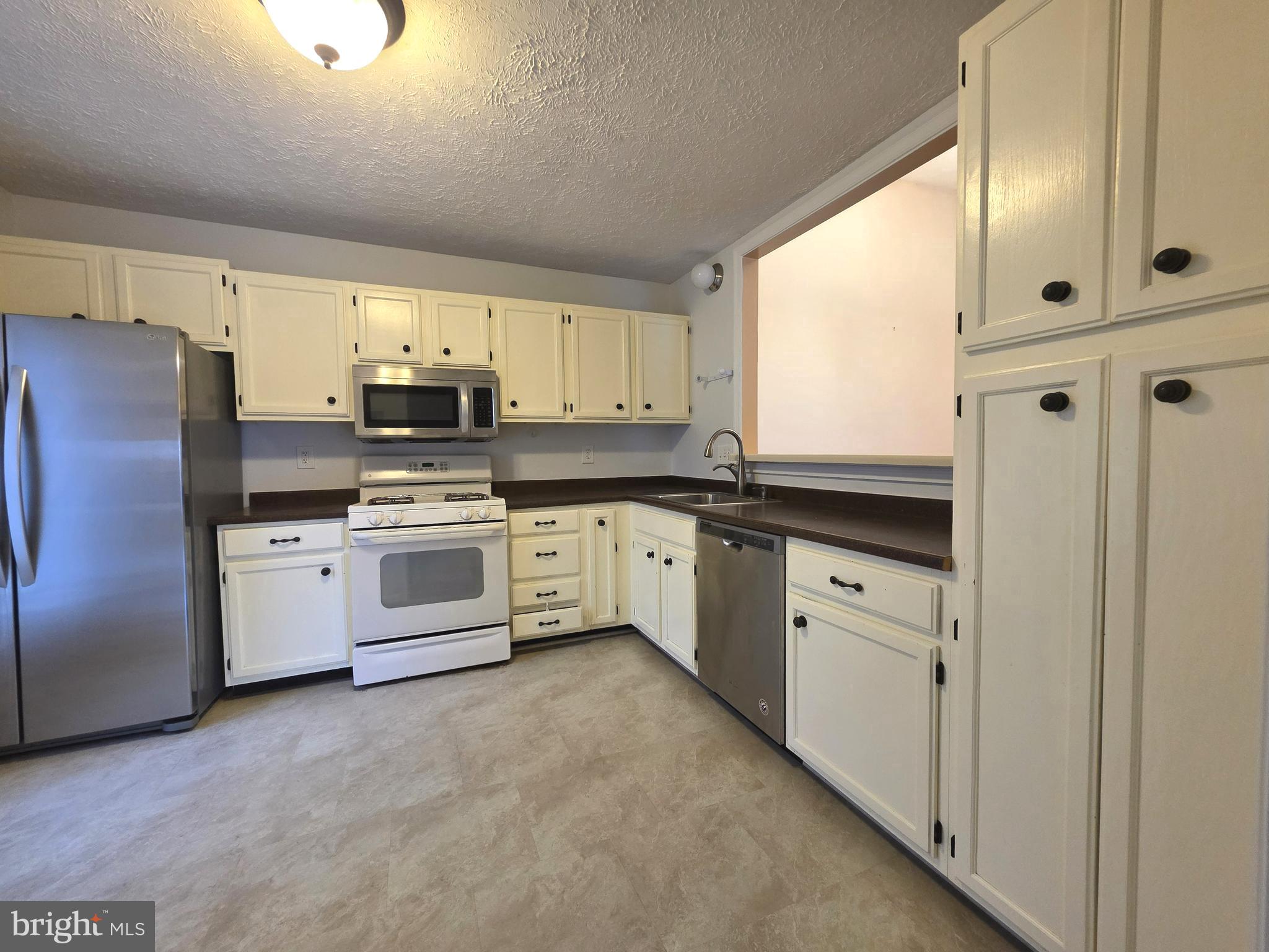 WINDBROOKE - Residential