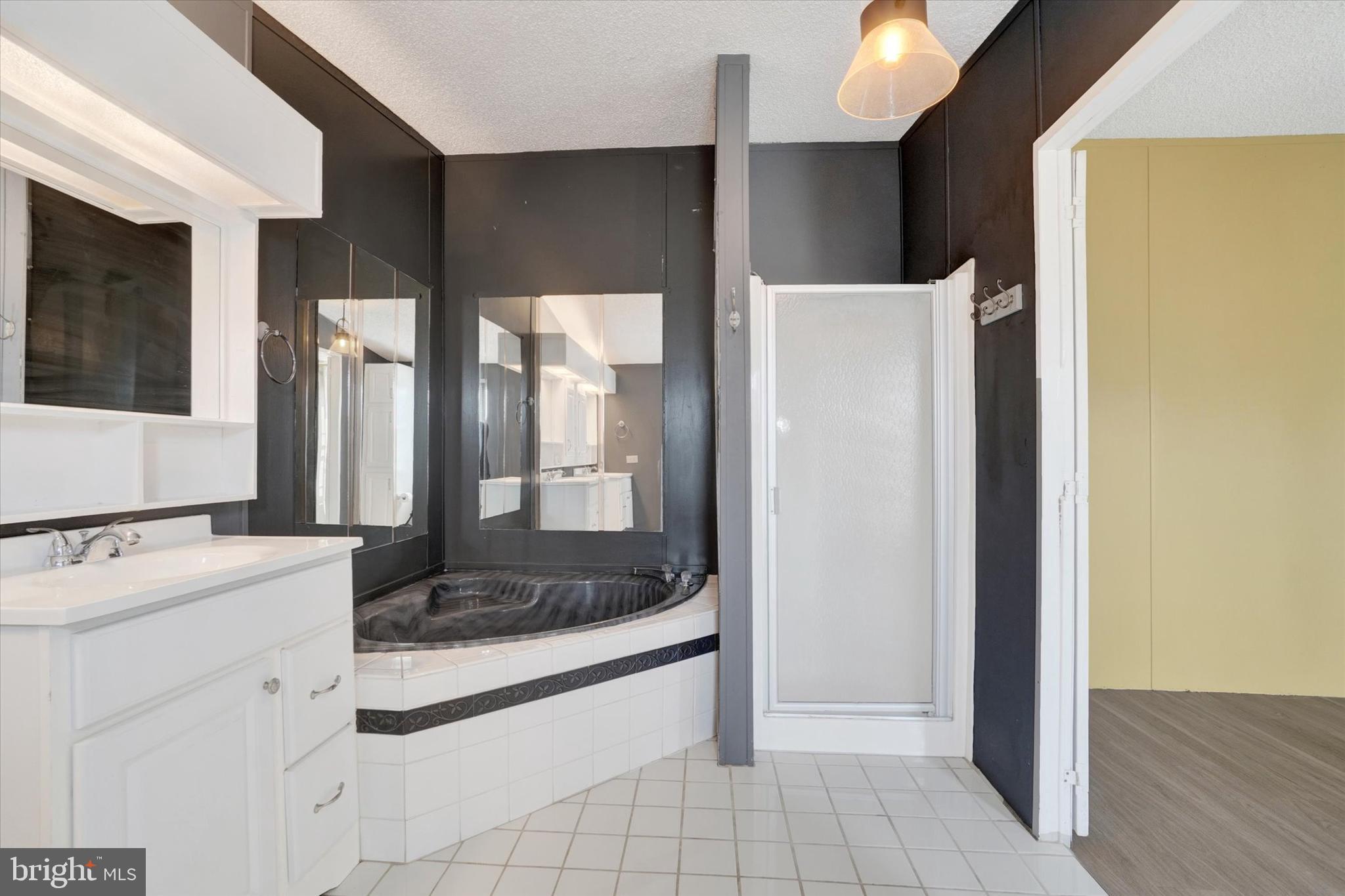 TALL OAK ESTATES - Residential