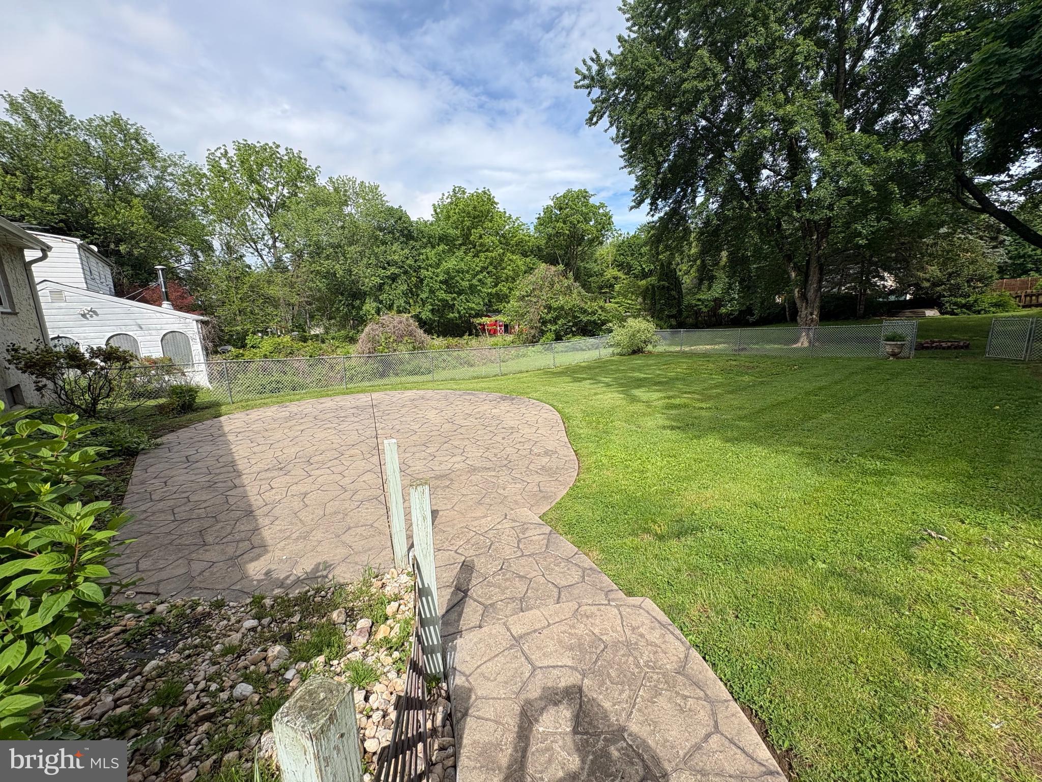 1217 GREELEY AVENUE