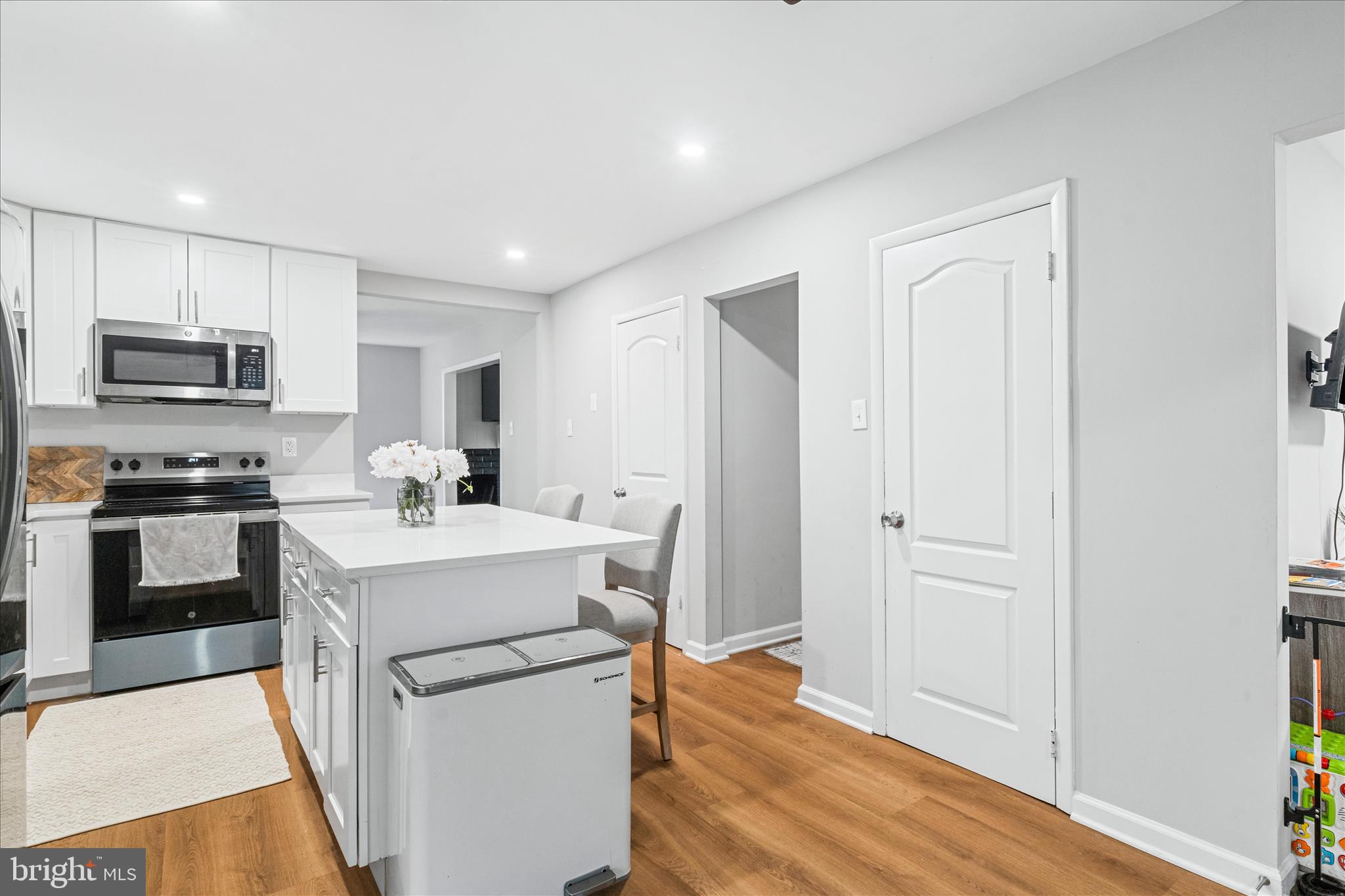 SKYLINE MANOR - Residential