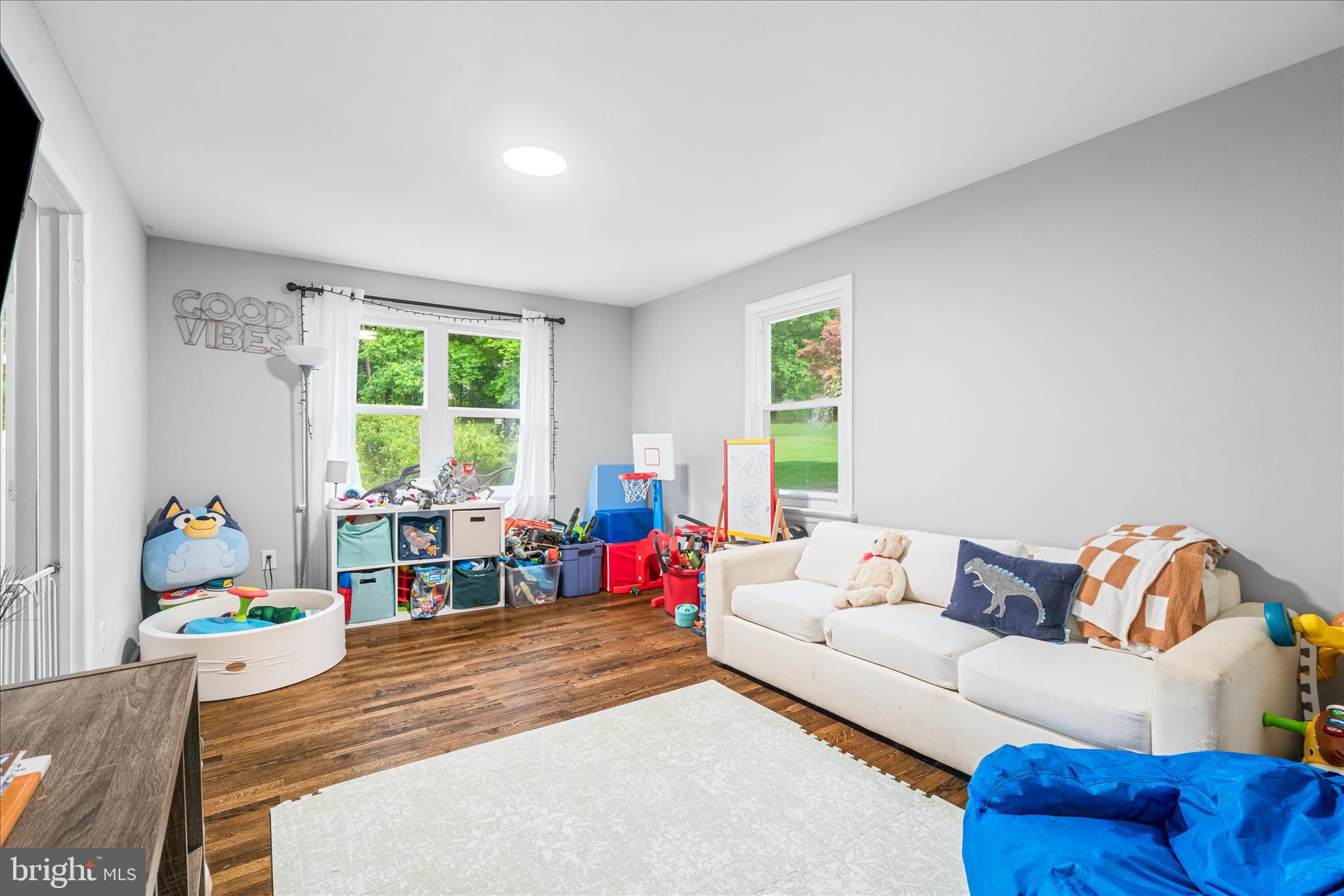 SKYLINE MANOR - Residential