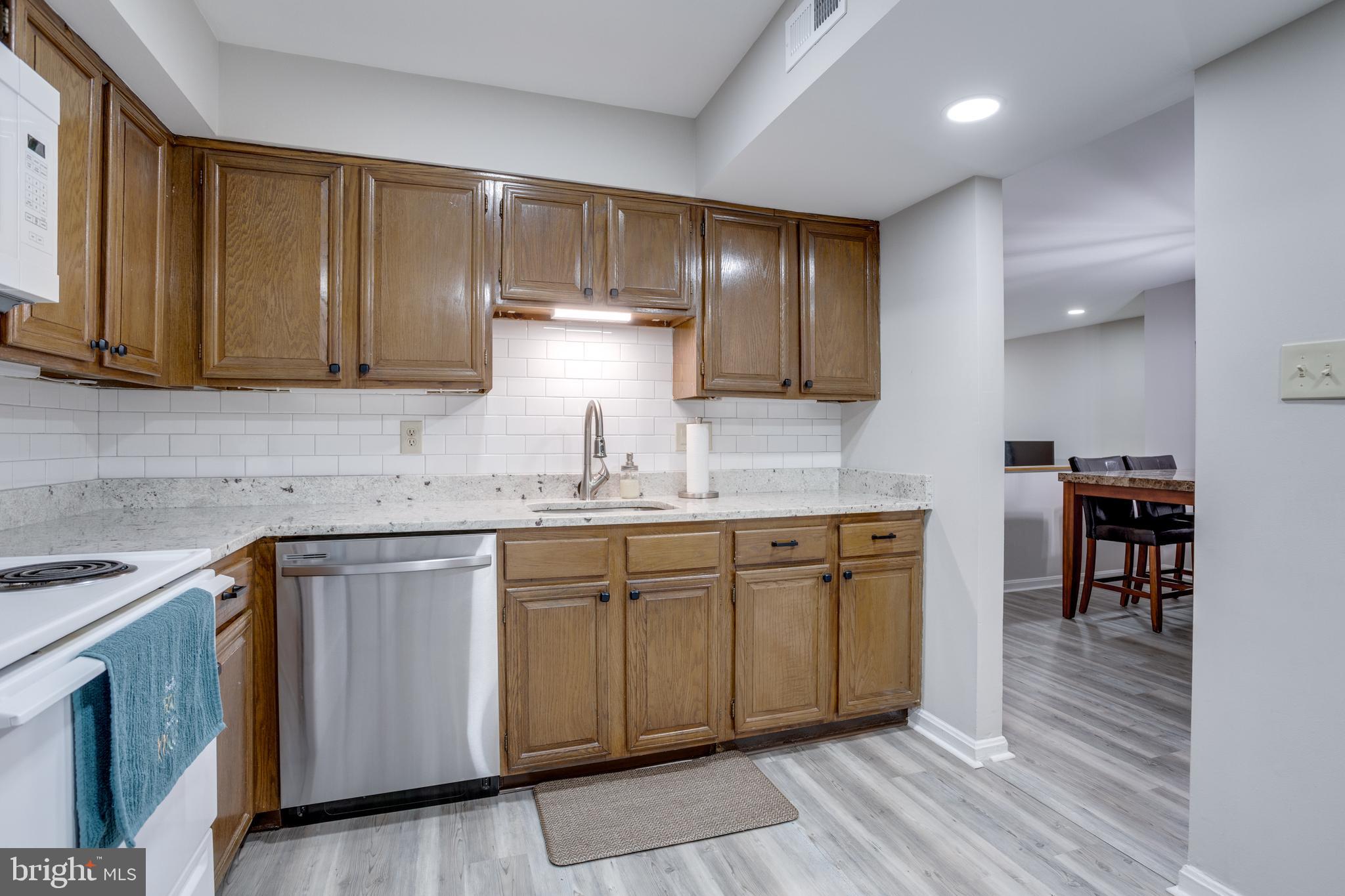 KEENE MILL WOODS - Residential Lease