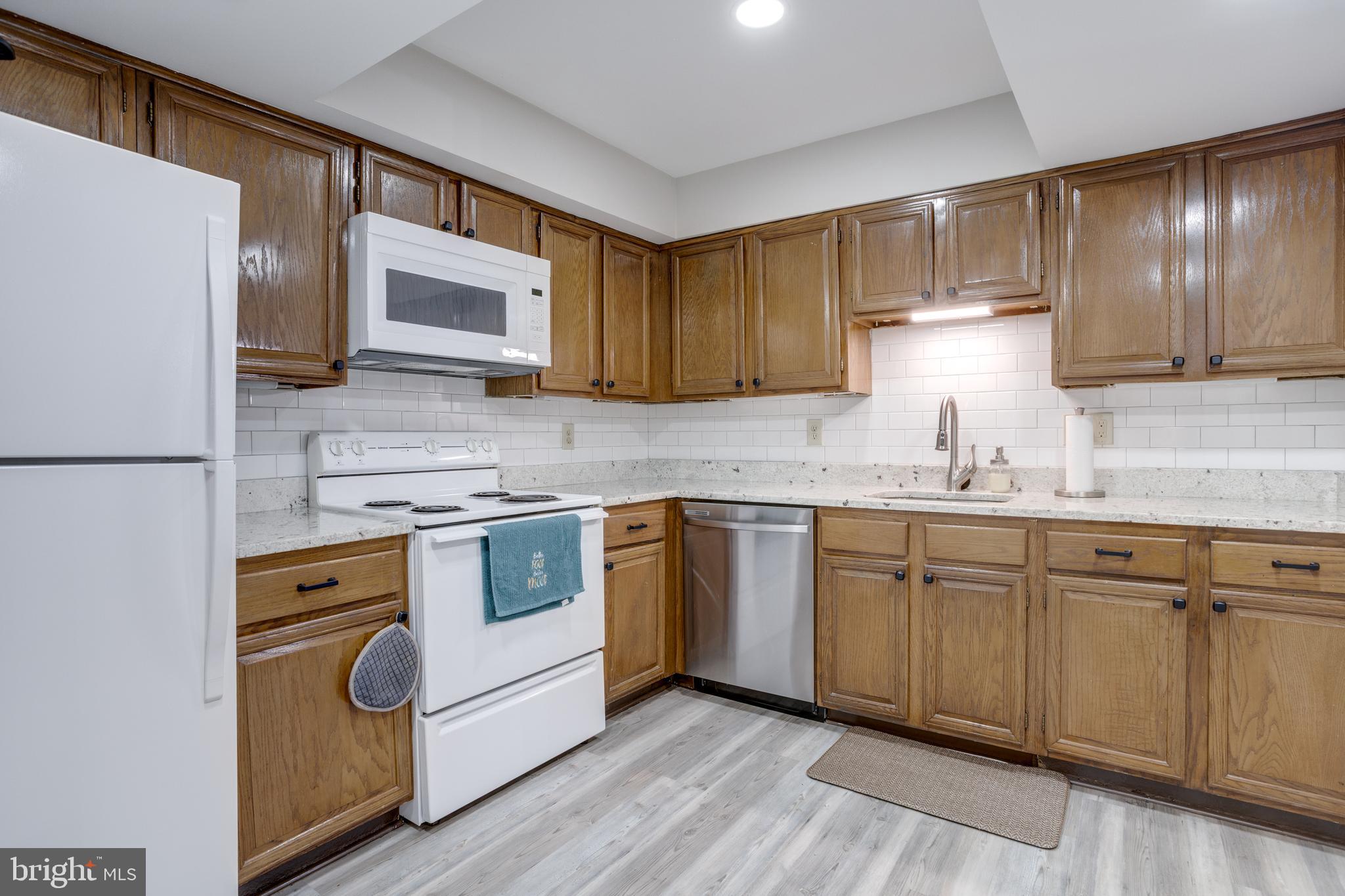 KEENE MILL WOODS - Residential Lease