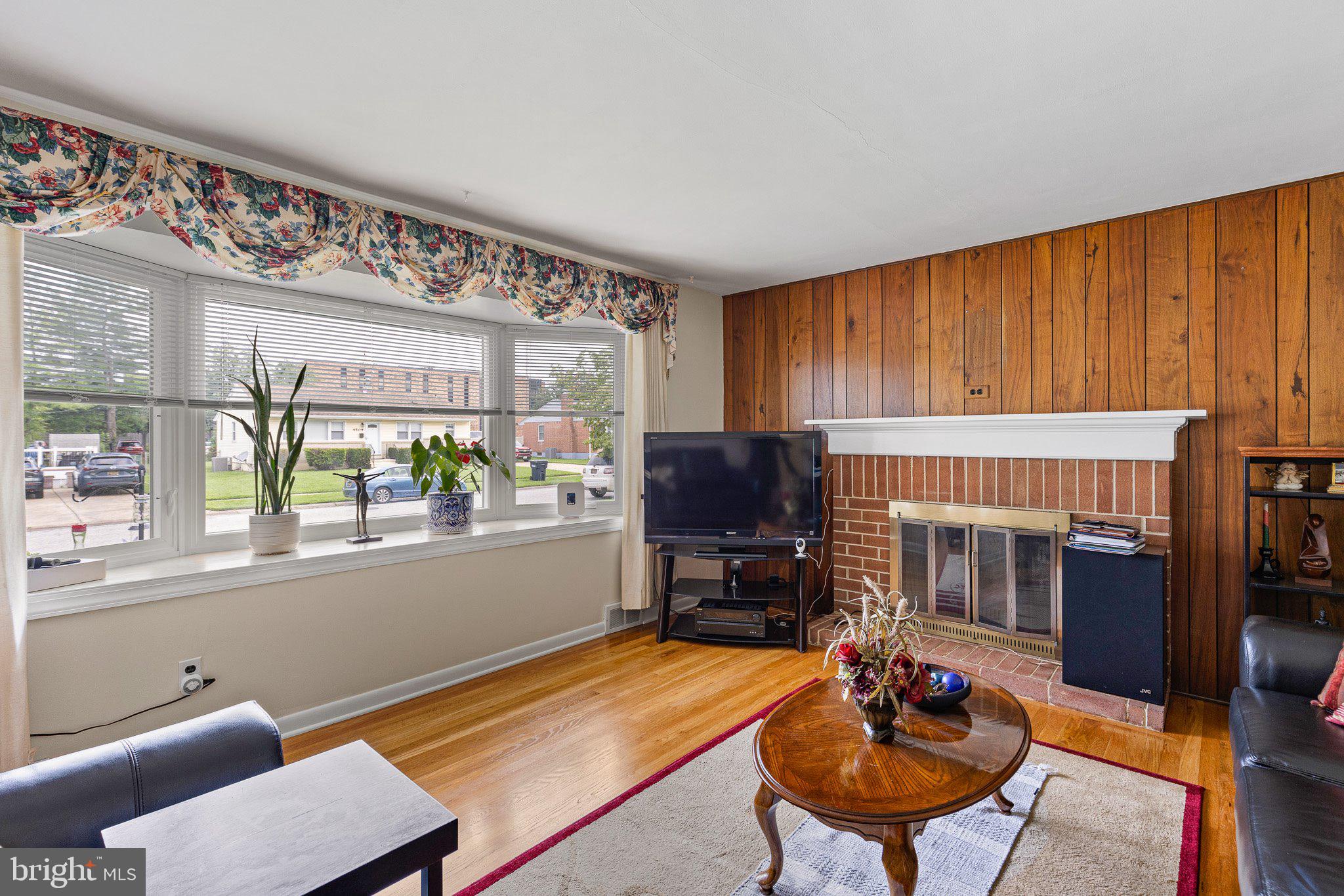 4512 VERONA DRIVE