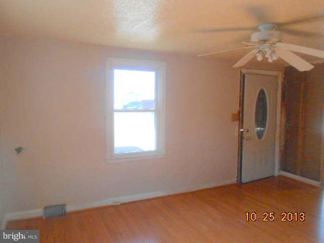 COLONIAL HOUSING - Residential