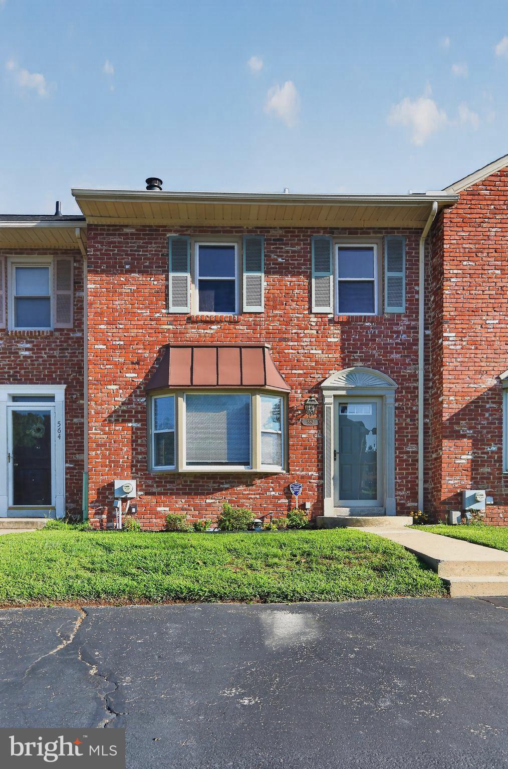 562 SUSAN DRIVE