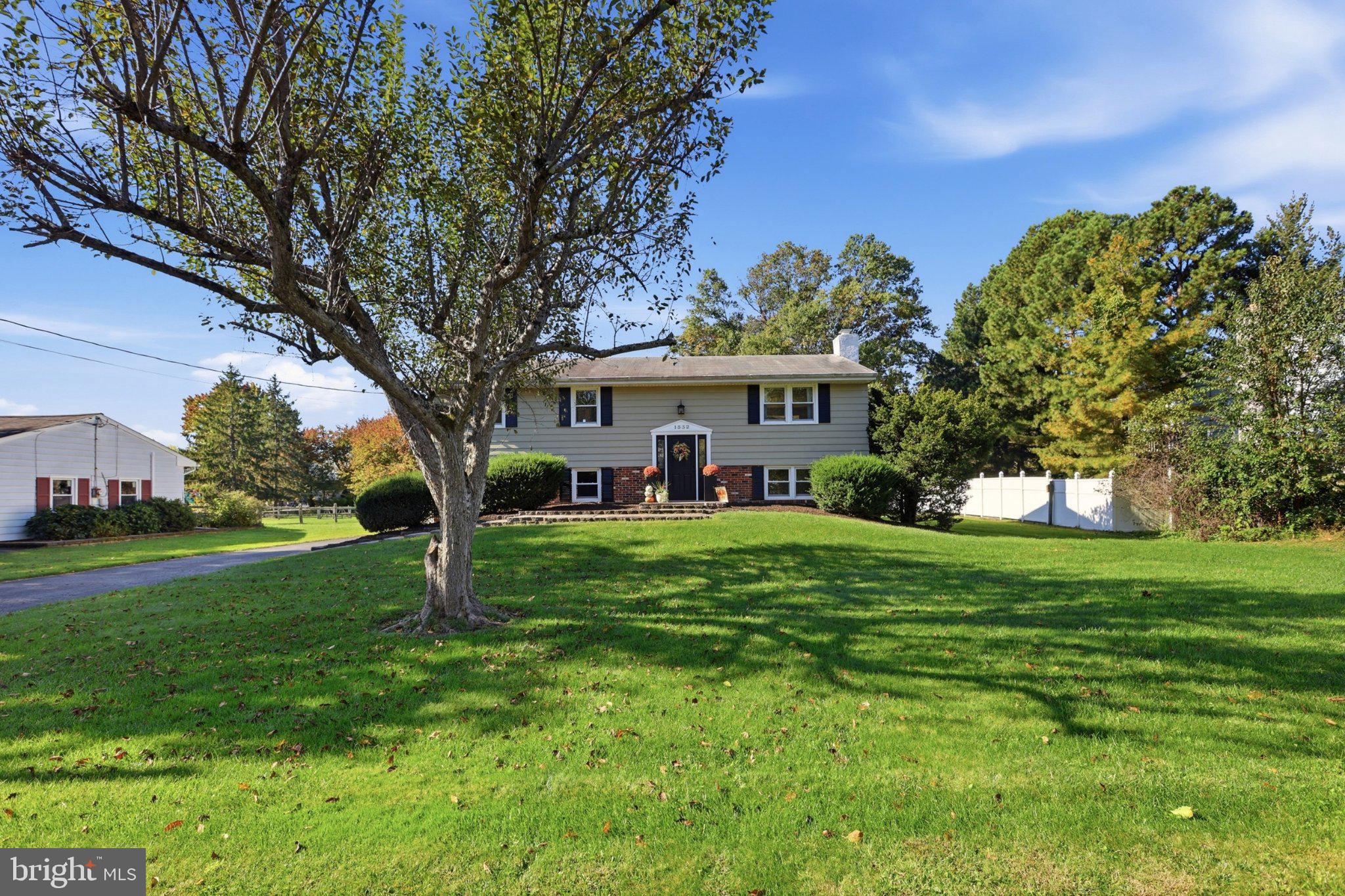 1332 MEADOW LANE