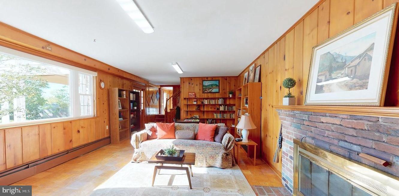 COLUMBIA PINES - Residential