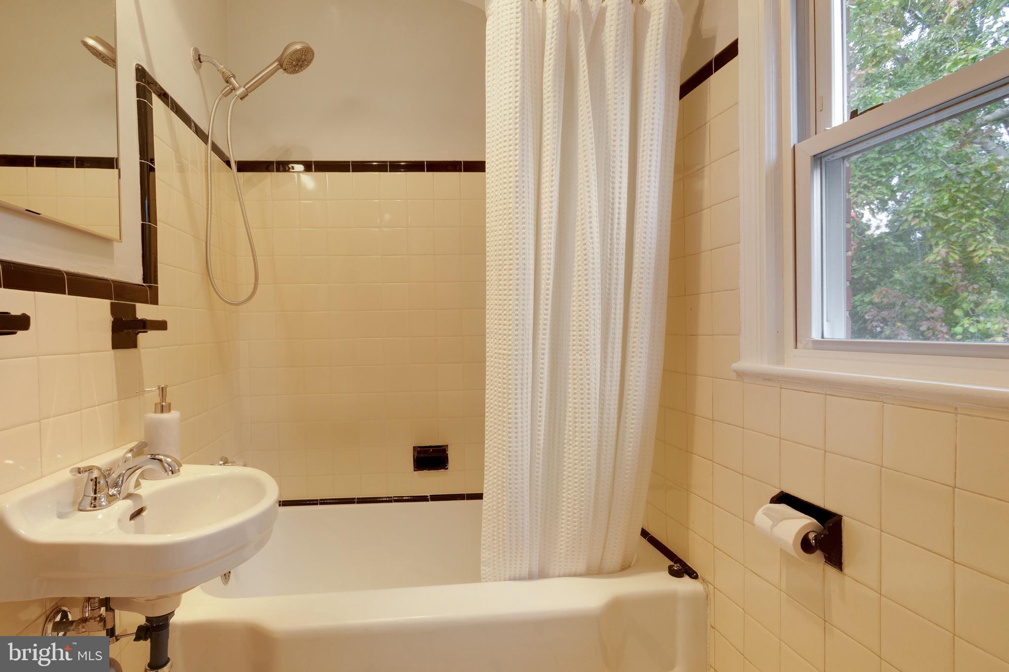 GLENVIEW - Residential