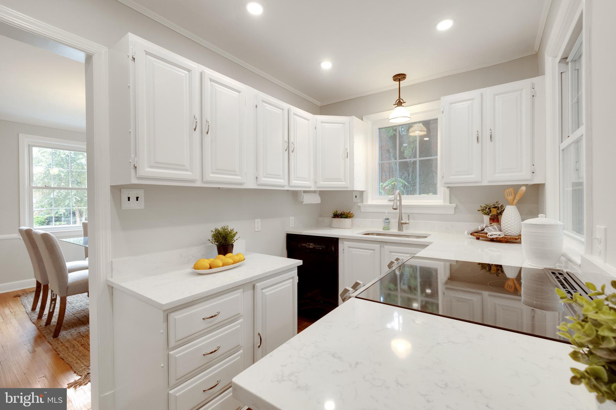 GLENVIEW - Residential