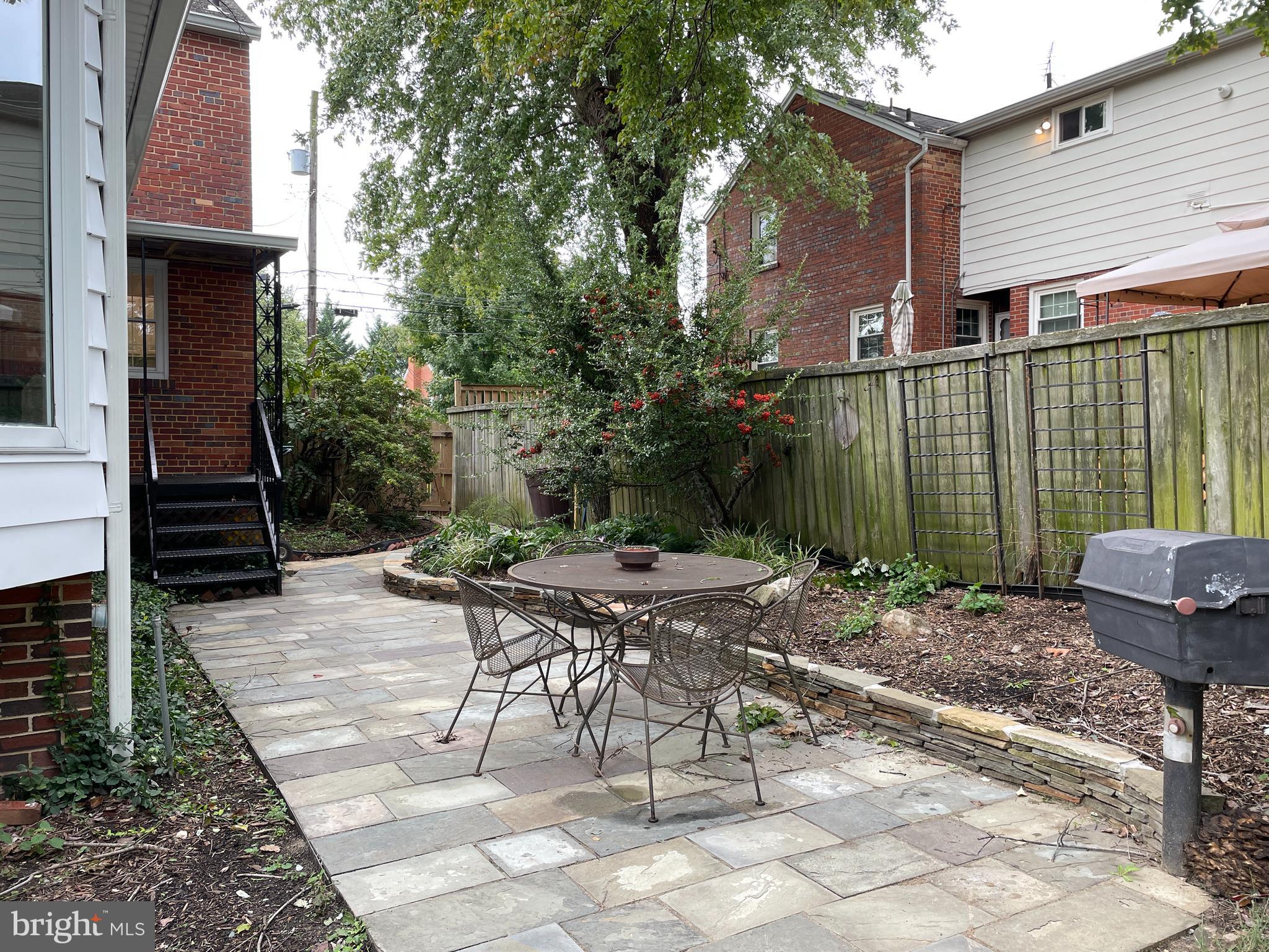 GLENVIEW - Residential