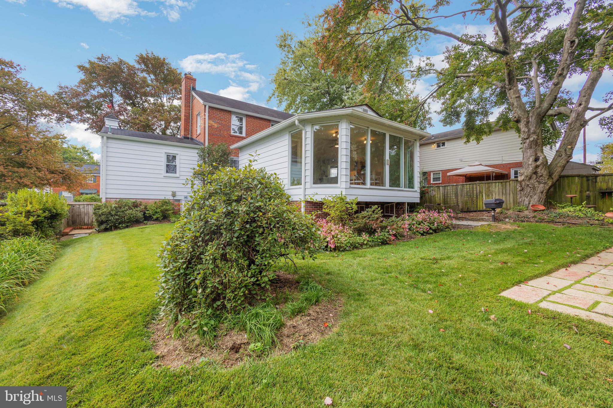 GLENVIEW - Residential