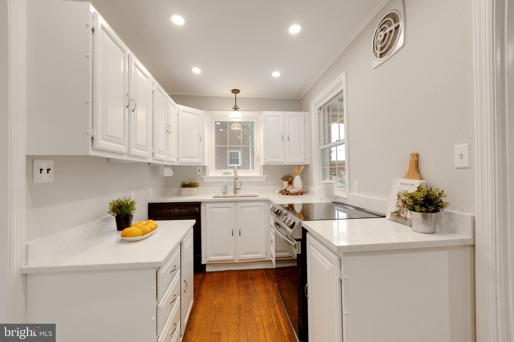 GLENVIEW - Residential