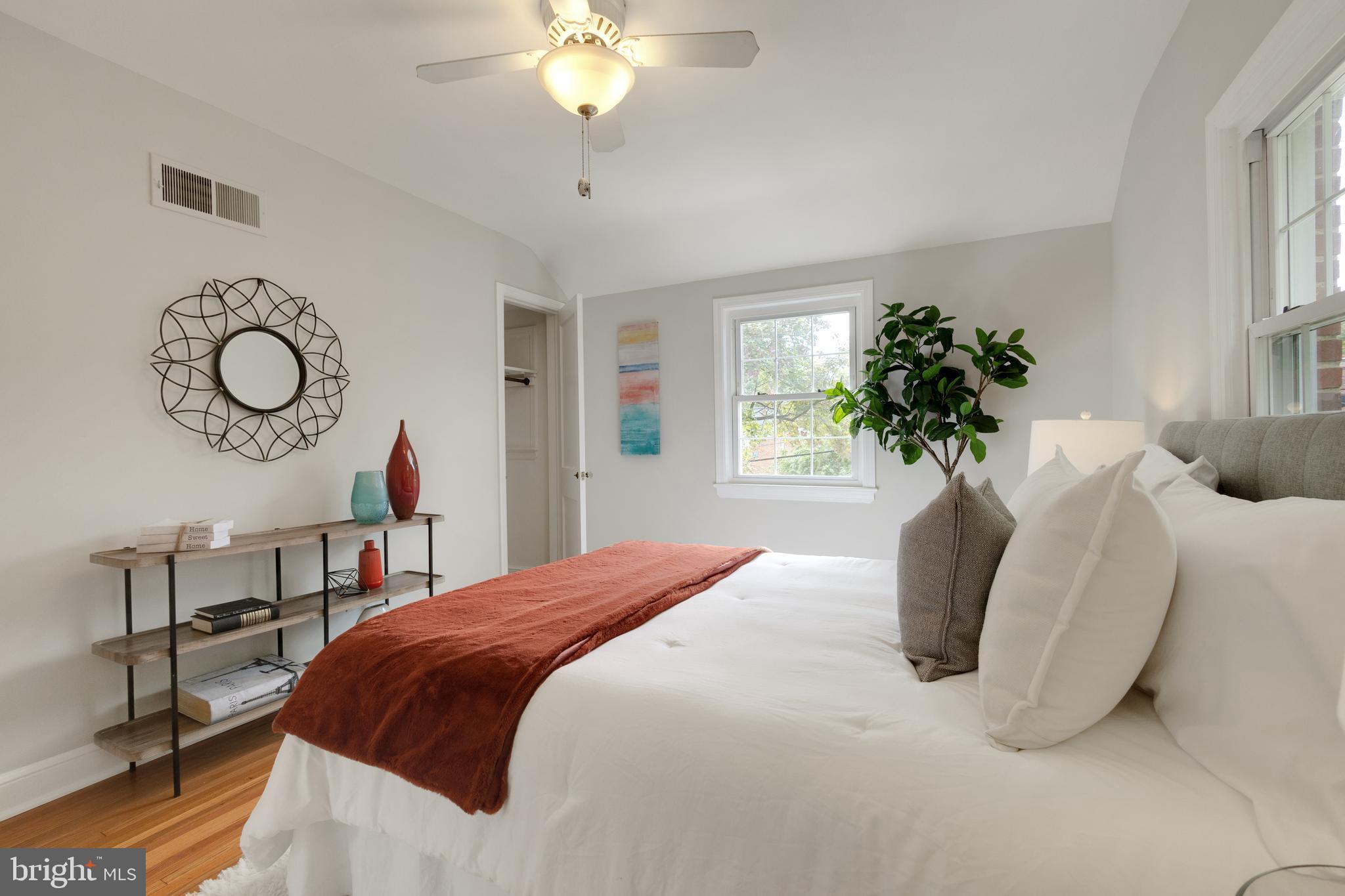 GLENVIEW - Residential