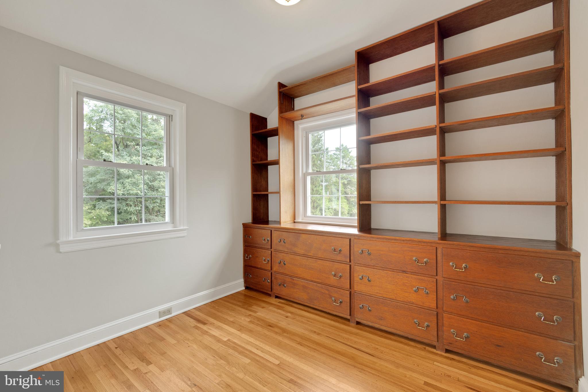 GLENVIEW - Residential