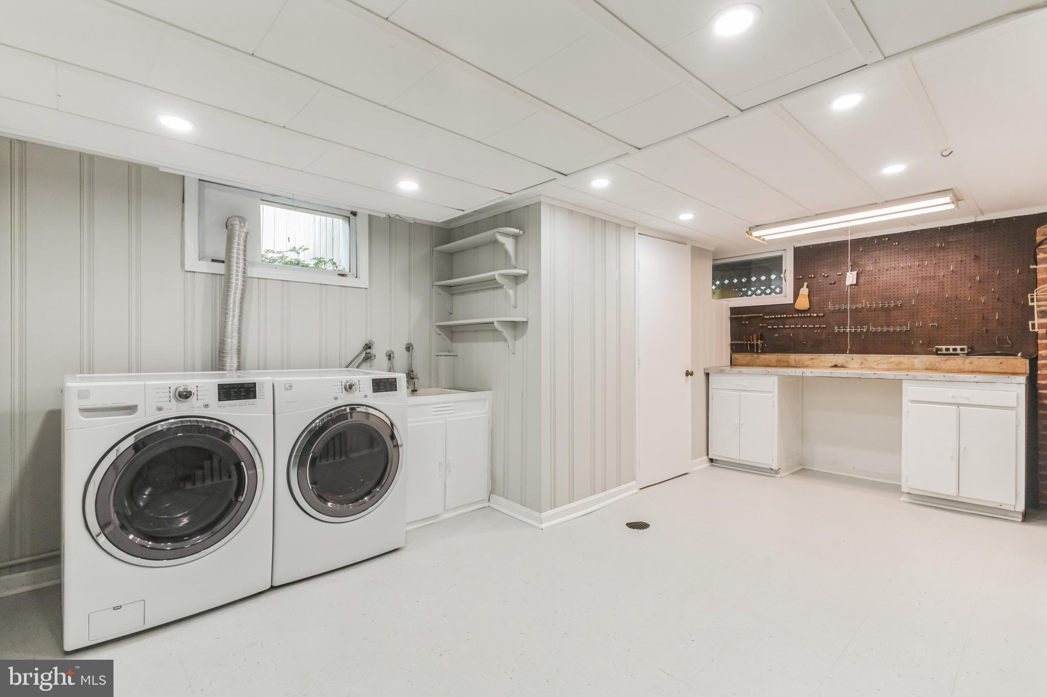 GLENVIEW - Residential