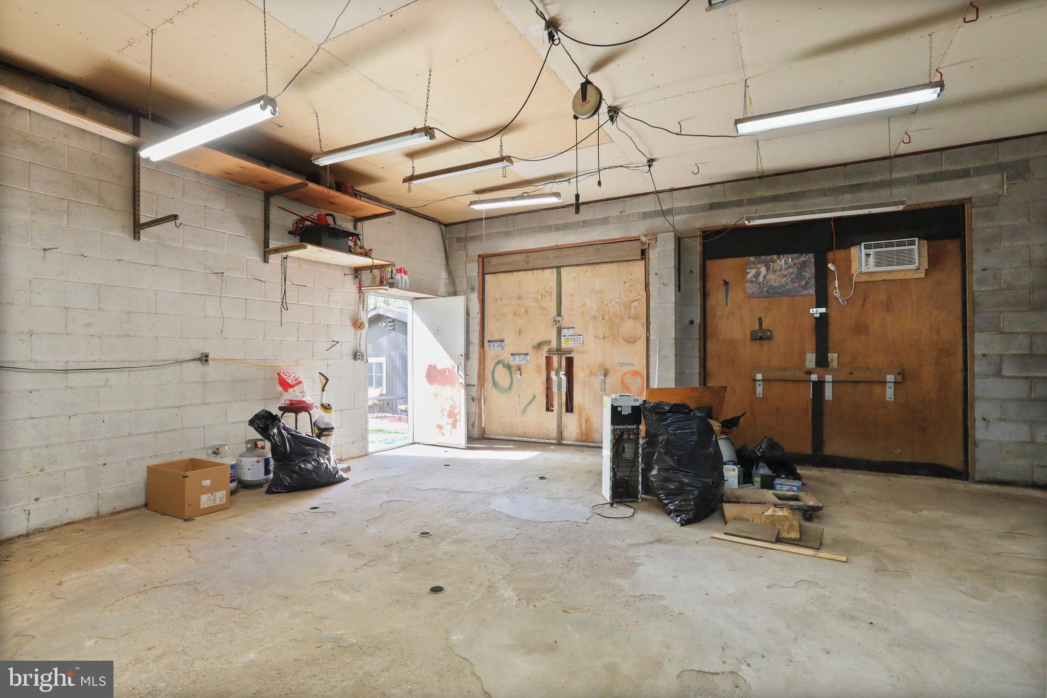 KEYES FERRY ACRES - Residential