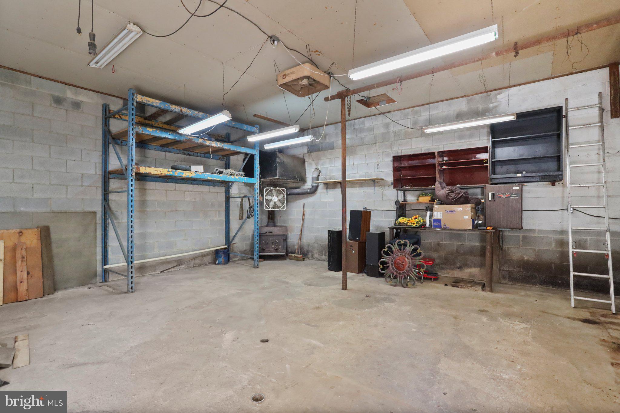 KEYES FERRY ACRES - Residential