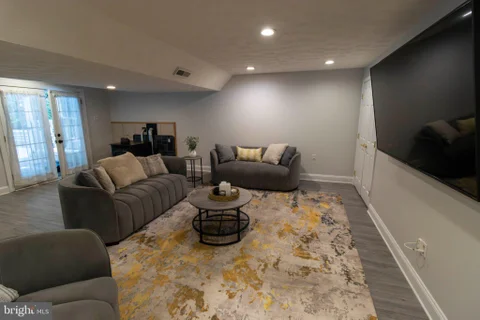 MLS: MDCH2059898