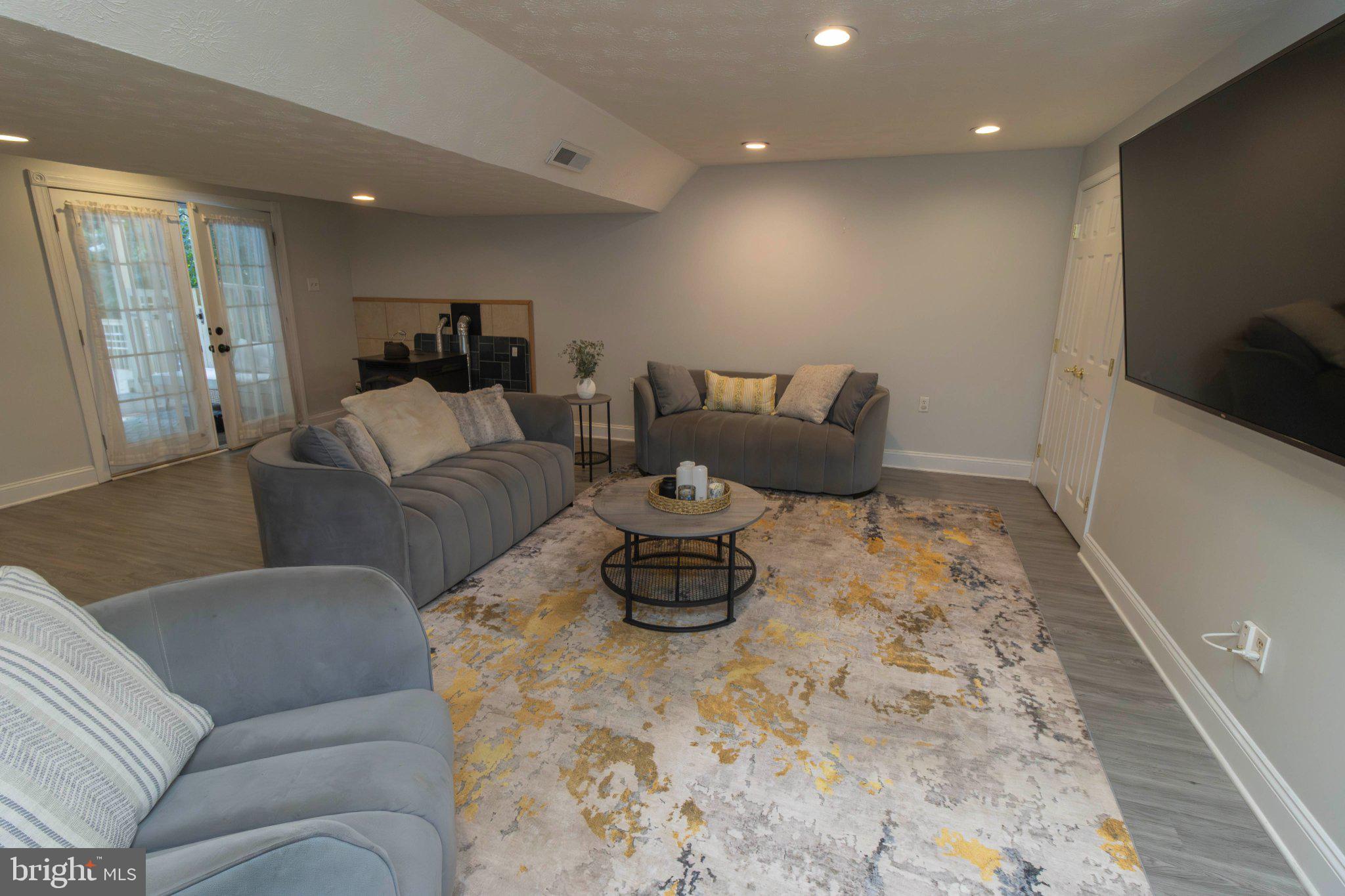 2428 PIMPERNEL DRIVE