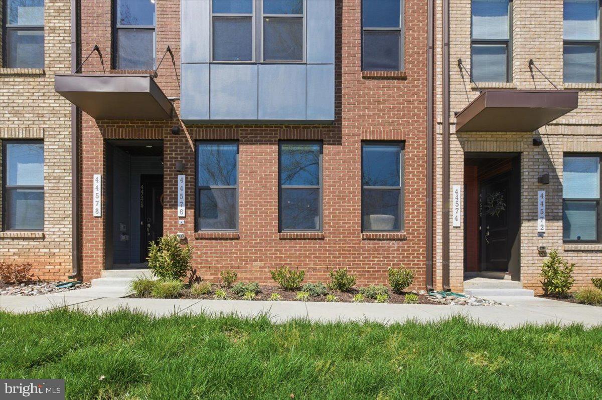 ASHBROOK PLACE - Residential