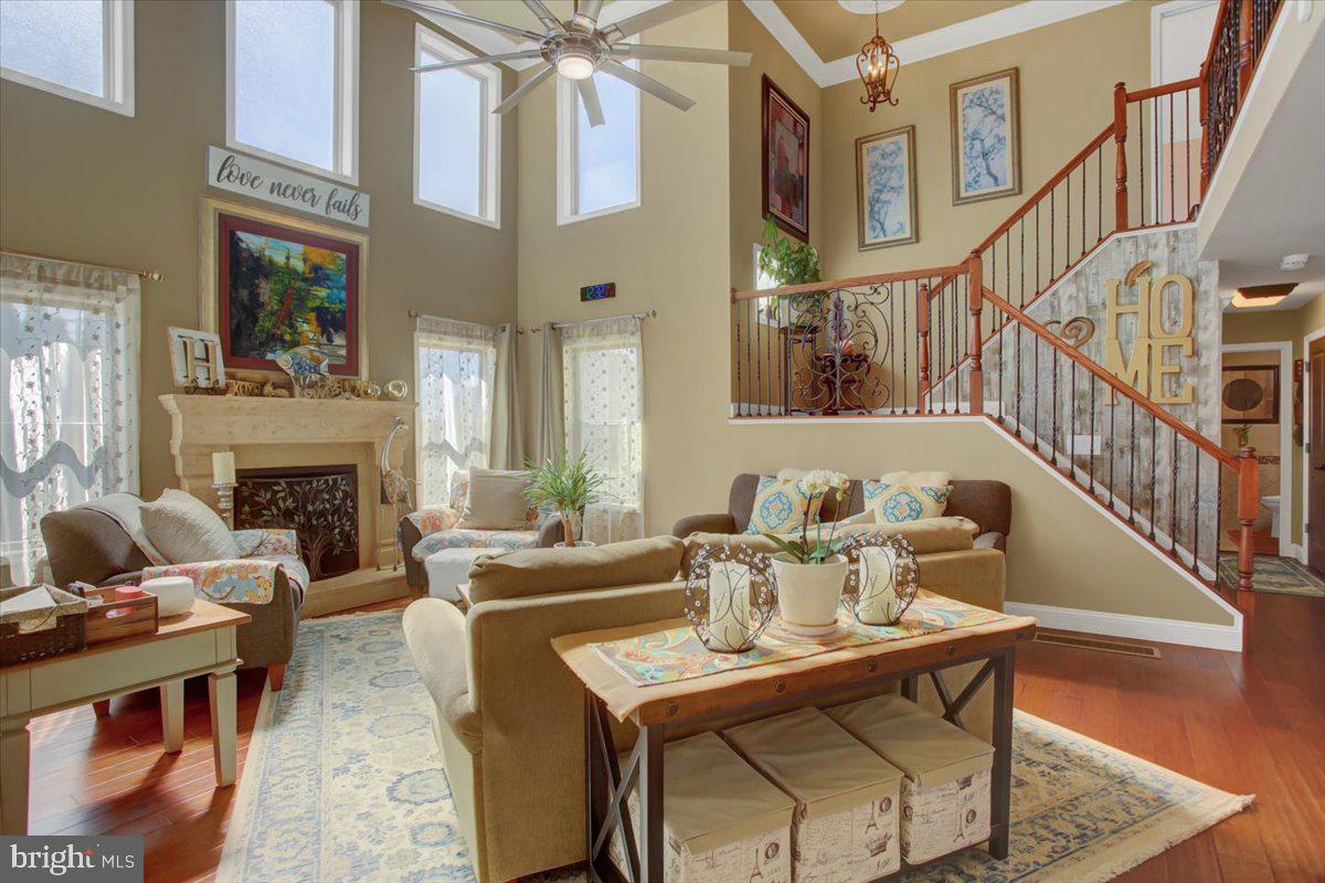 GRAND POINT CROSSING - Residential