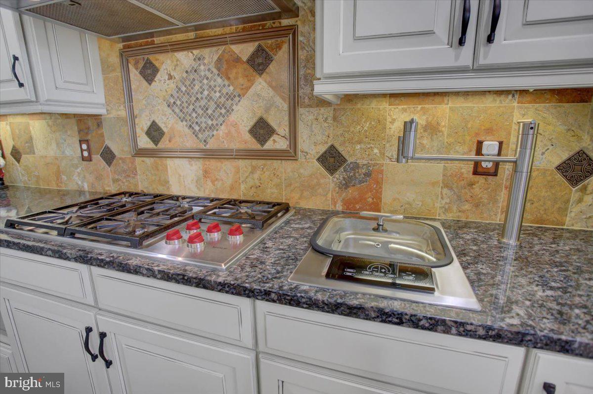 GRAND POINT CROSSING - Residential