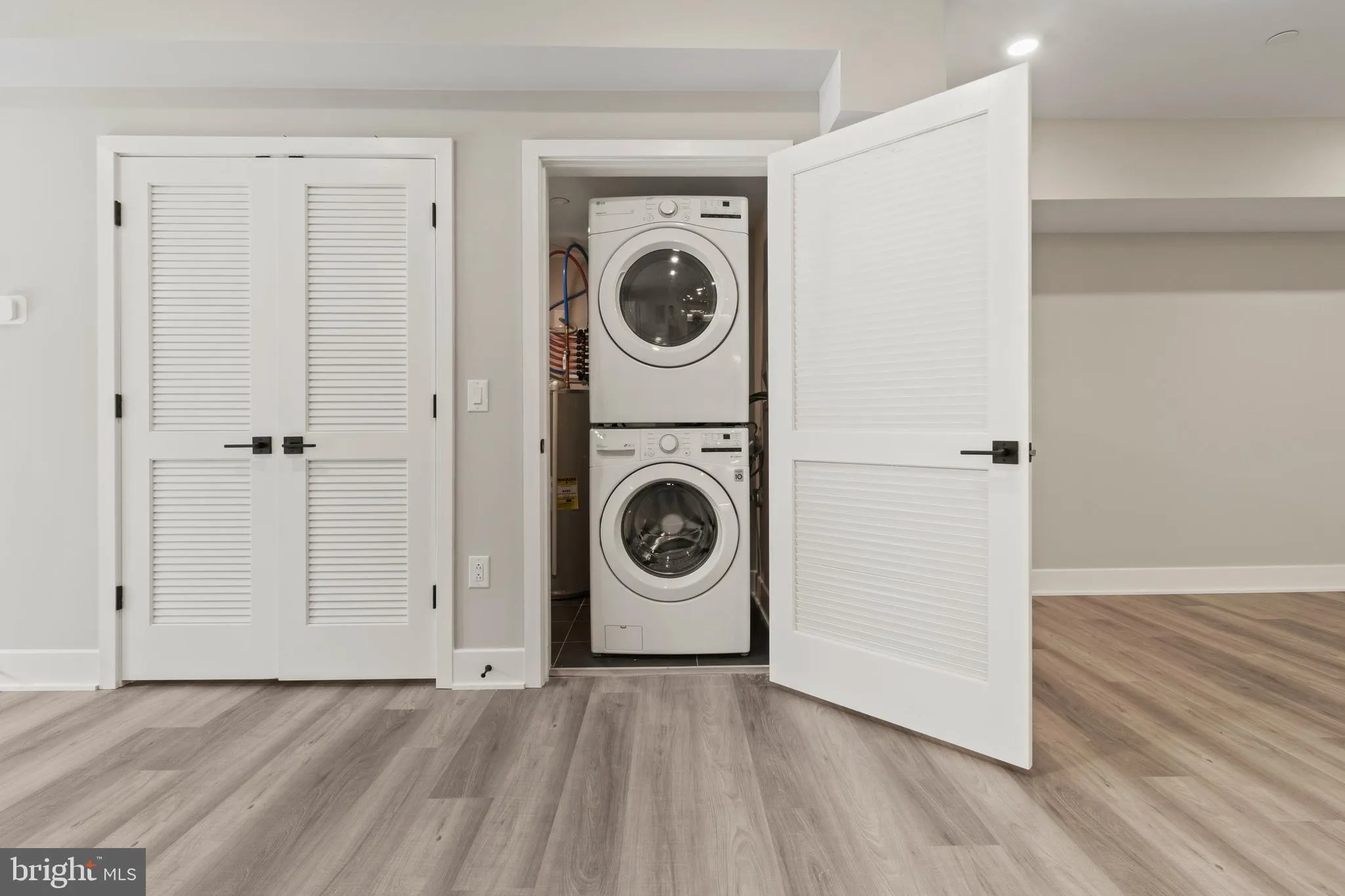 Philadelphia, Pennsylvania 19104, United States, 3 Bedrooms Bedrooms, ,3 BathroomsBathrooms,Residential,Active,89011