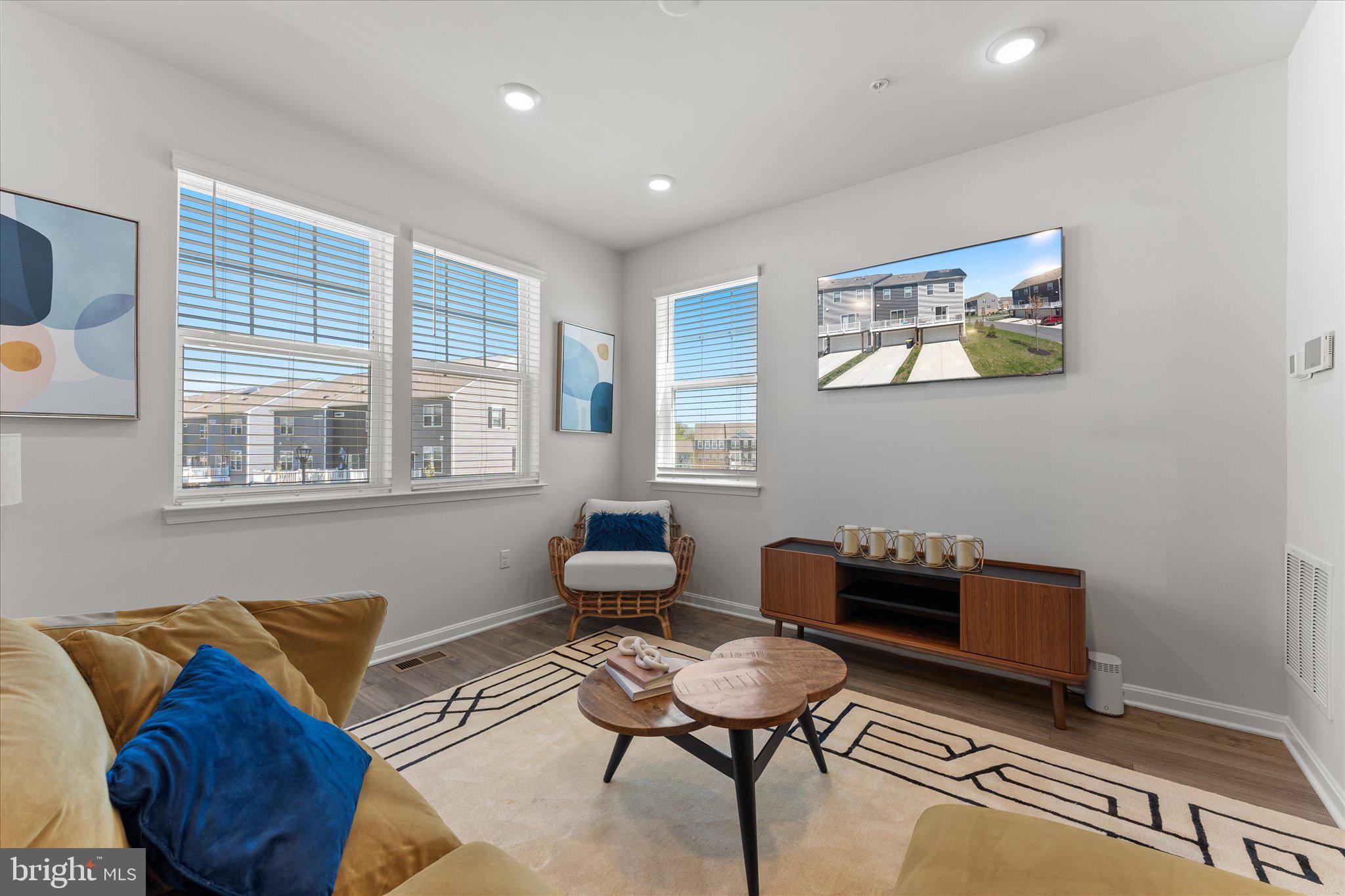 WOODMORE OVERLOOK - Residential Lease