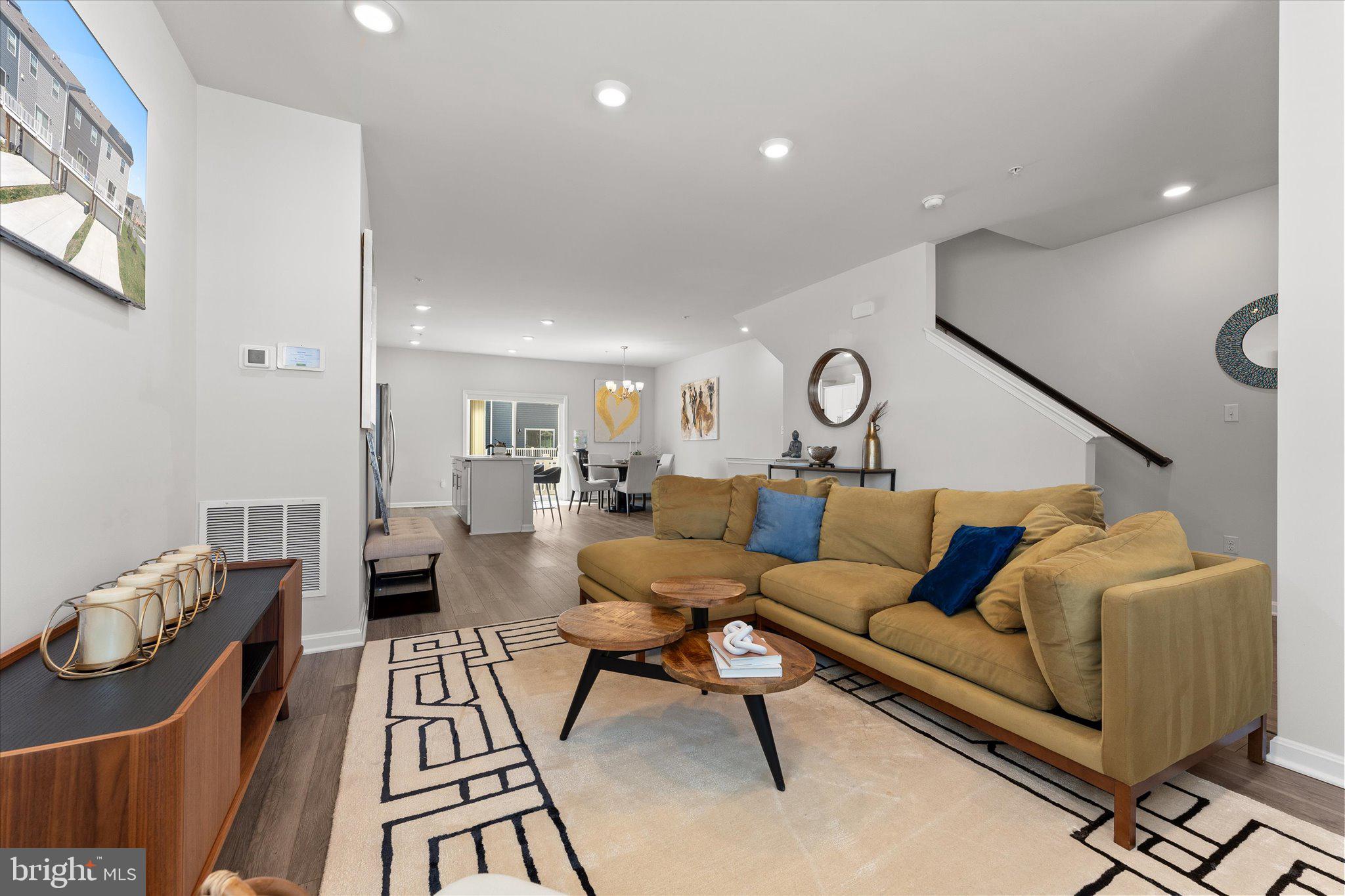 WOODMORE OVERLOOK - Residential Lease