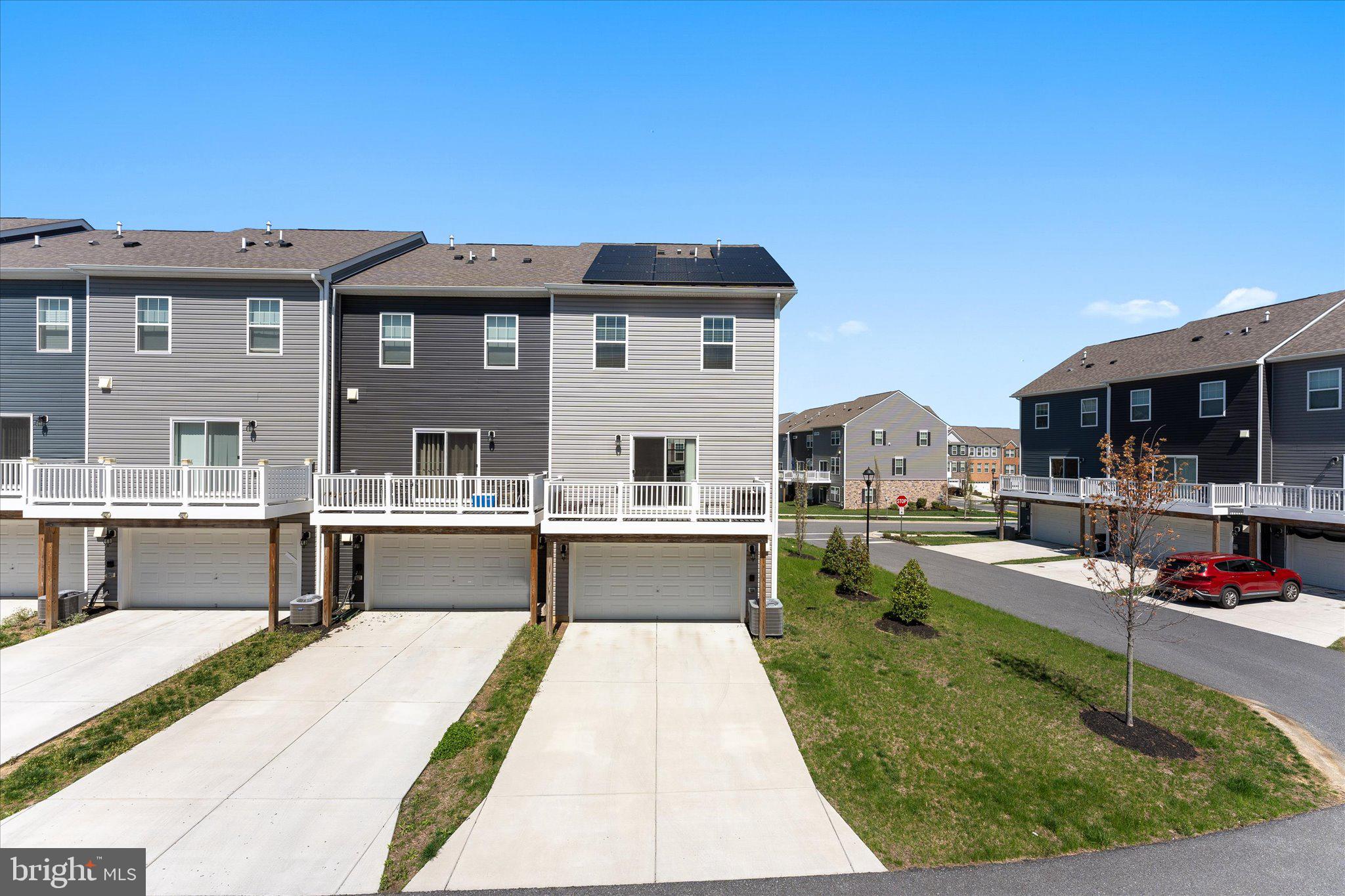 WOODMORE OVERLOOK - Residential Lease