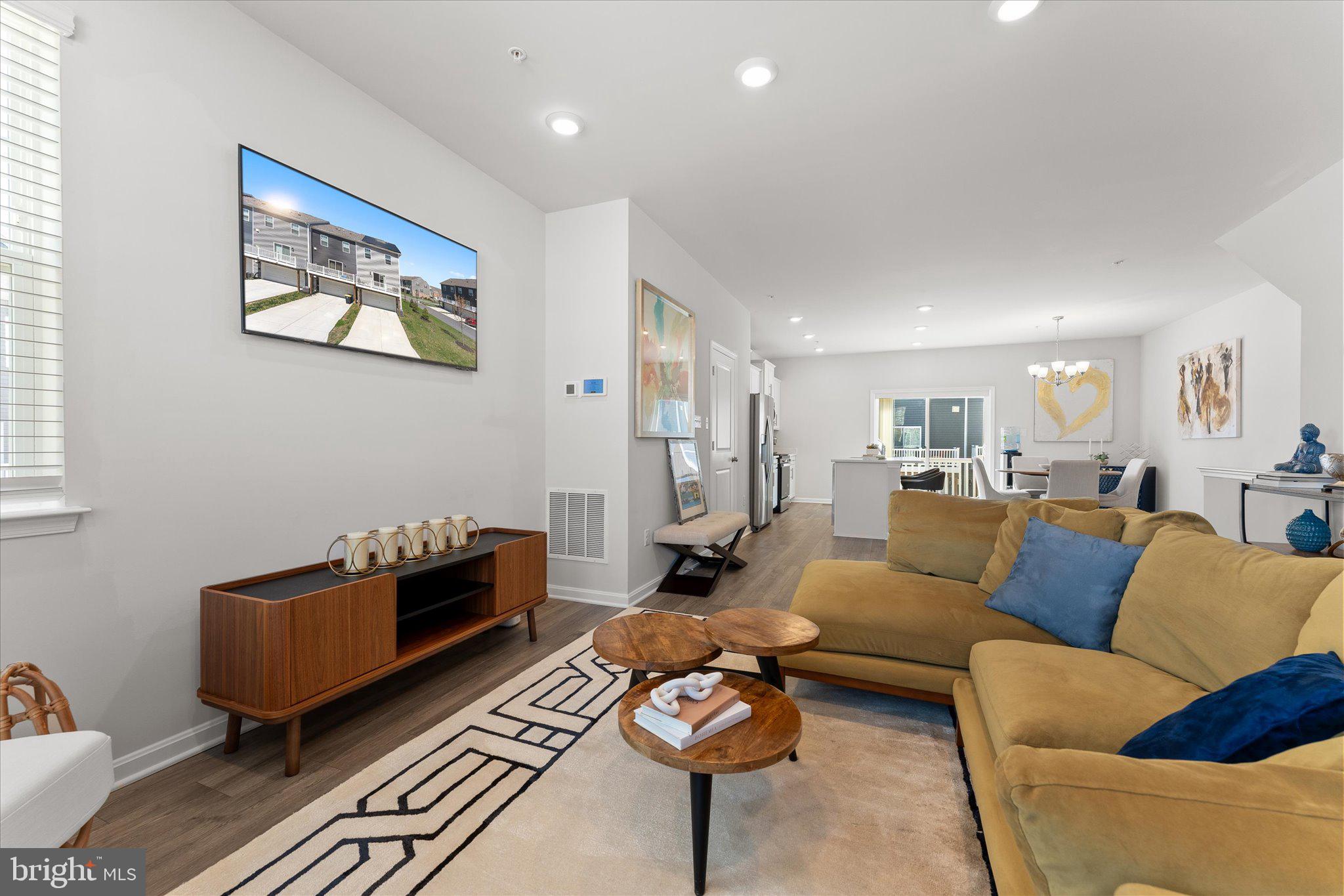 WOODMORE OVERLOOK - Residential Lease