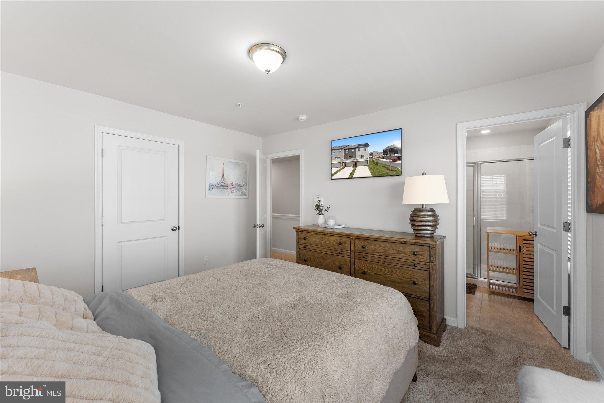 WOODMORE OVERLOOK - Residential Lease