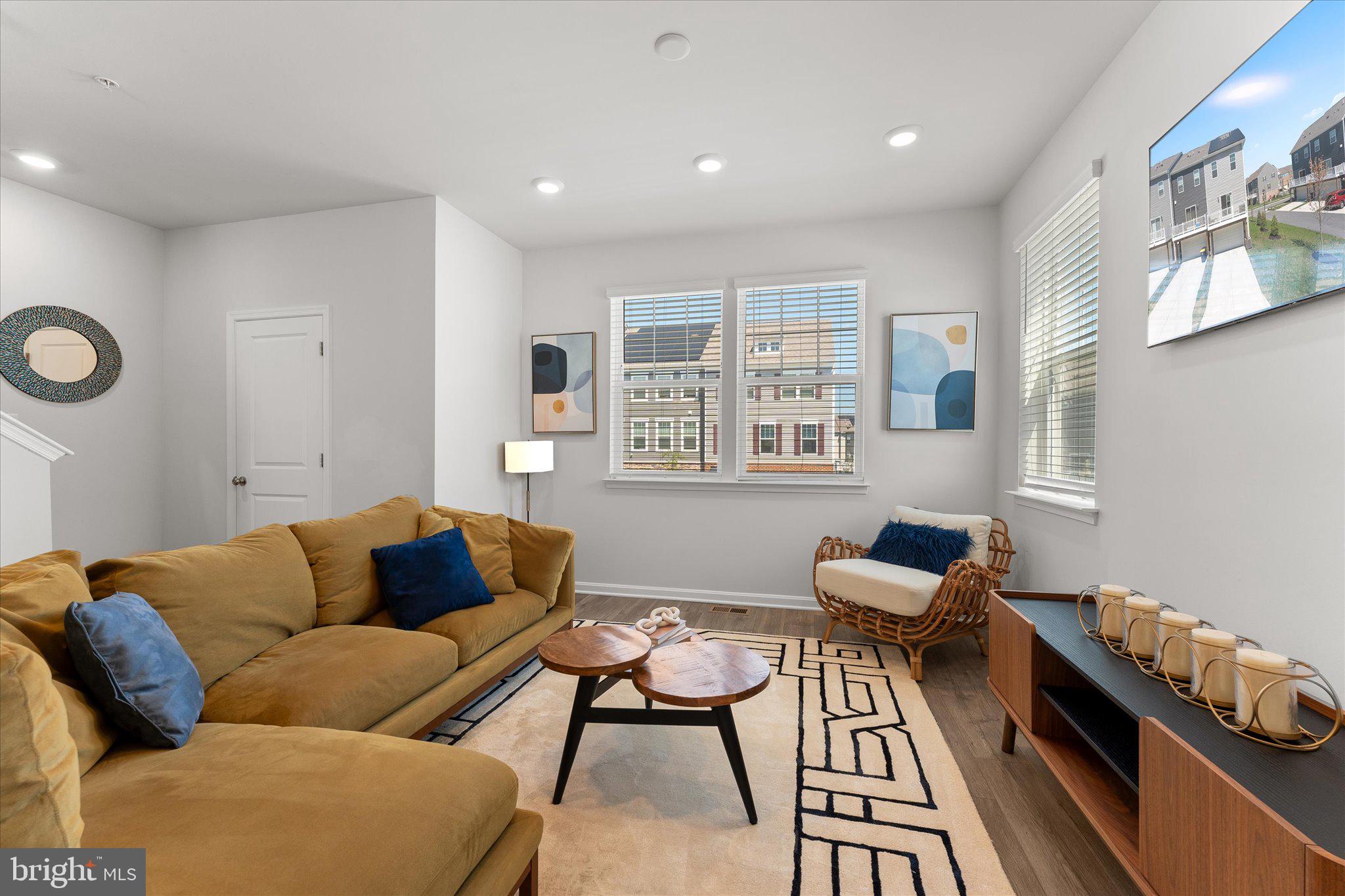 WOODMORE OVERLOOK - Residential Lease