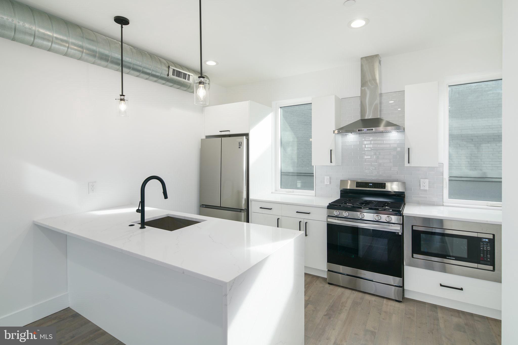 PORT RICHMOND - Residential