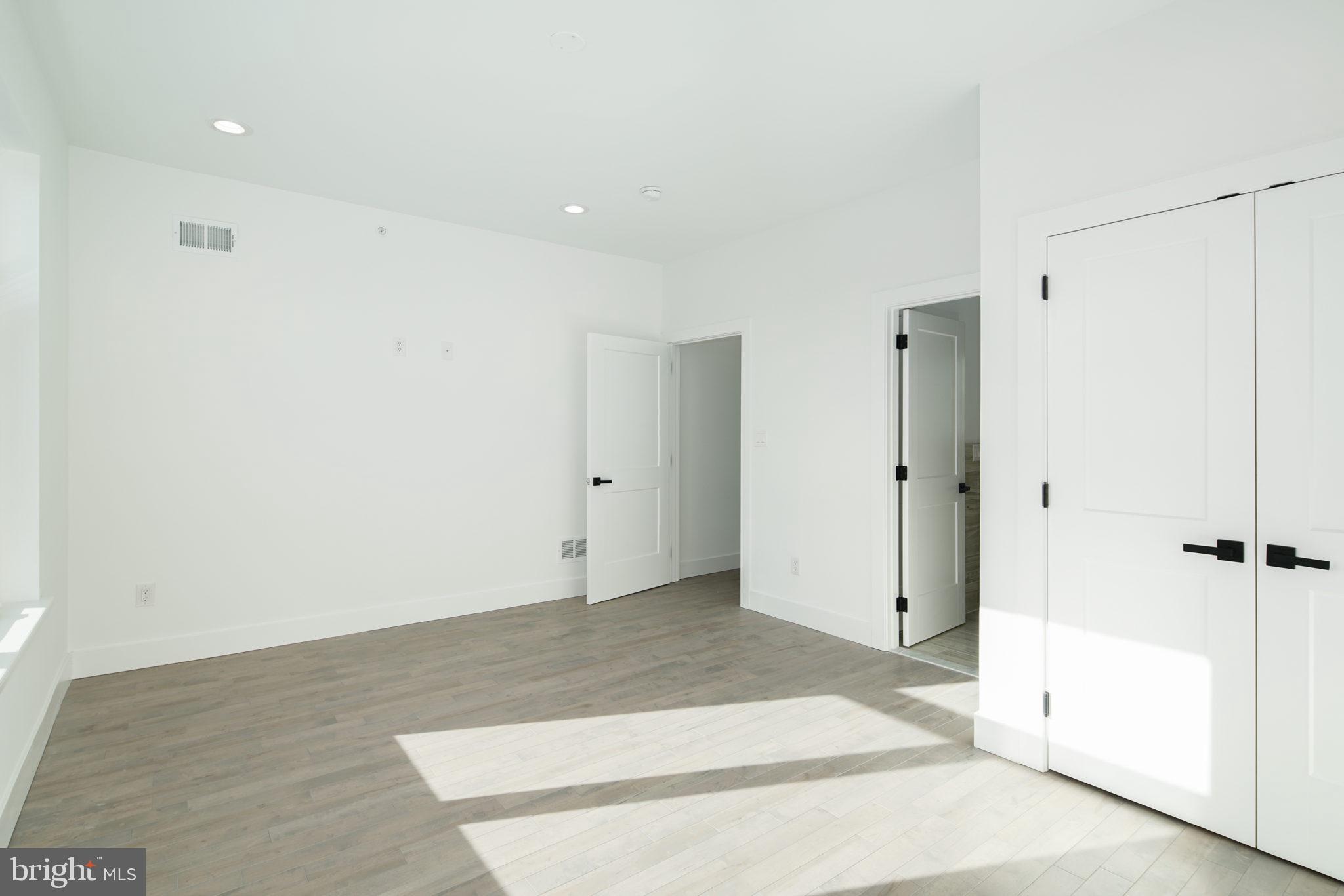 PORT RICHMOND - Residential