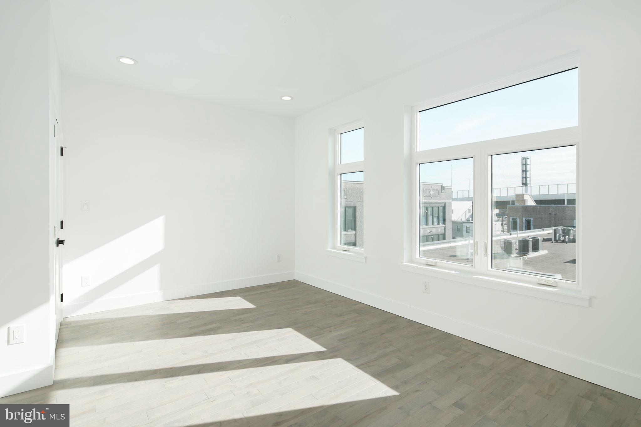 PORT RICHMOND - Residential