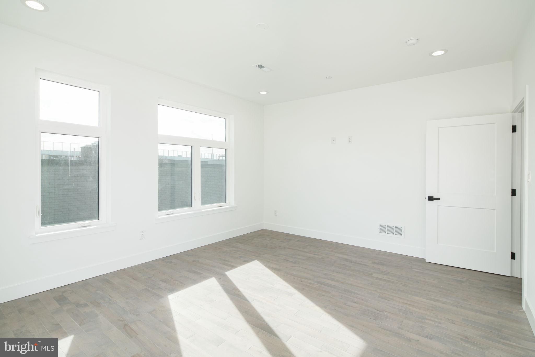 PORT RICHMOND - Residential